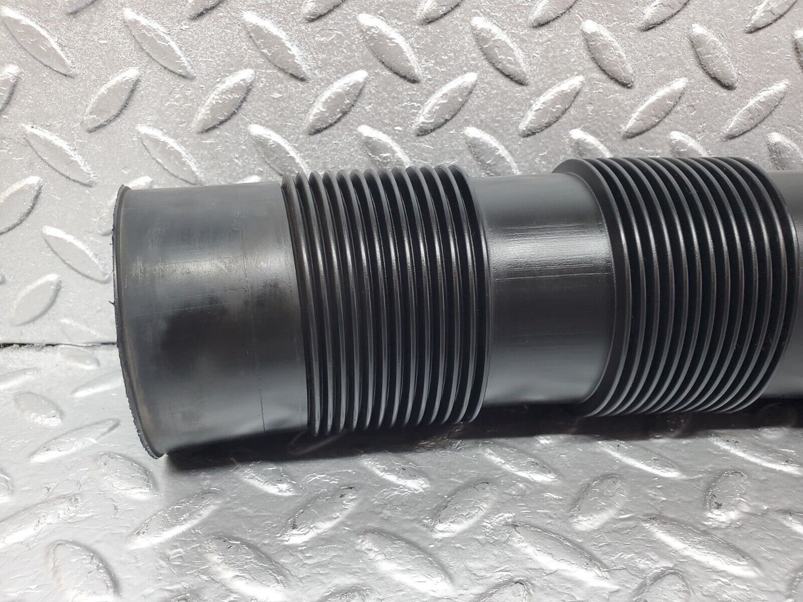 45787 Mercedes-Benz W126 420SE Air Filter Intake Pipe 1170940382
