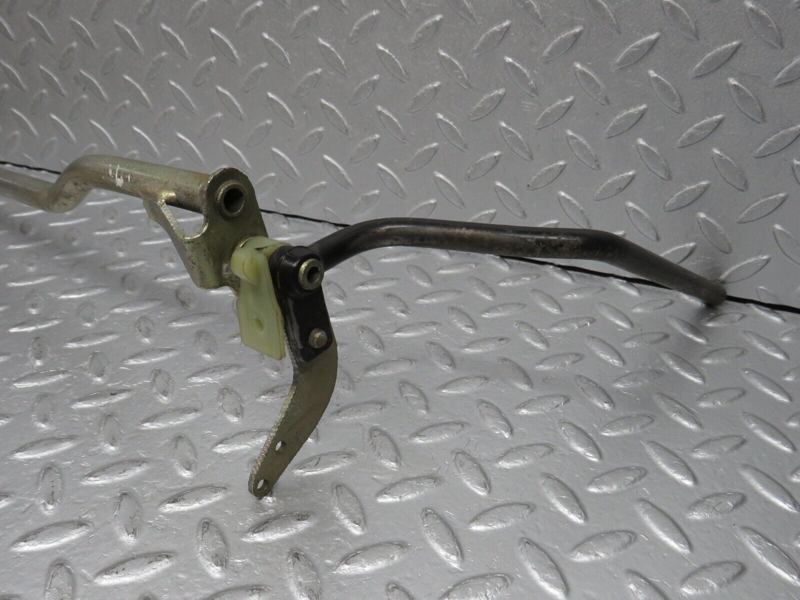 39215 Mercedes-Benz R107 500SL Accelerator Pedal Linkage