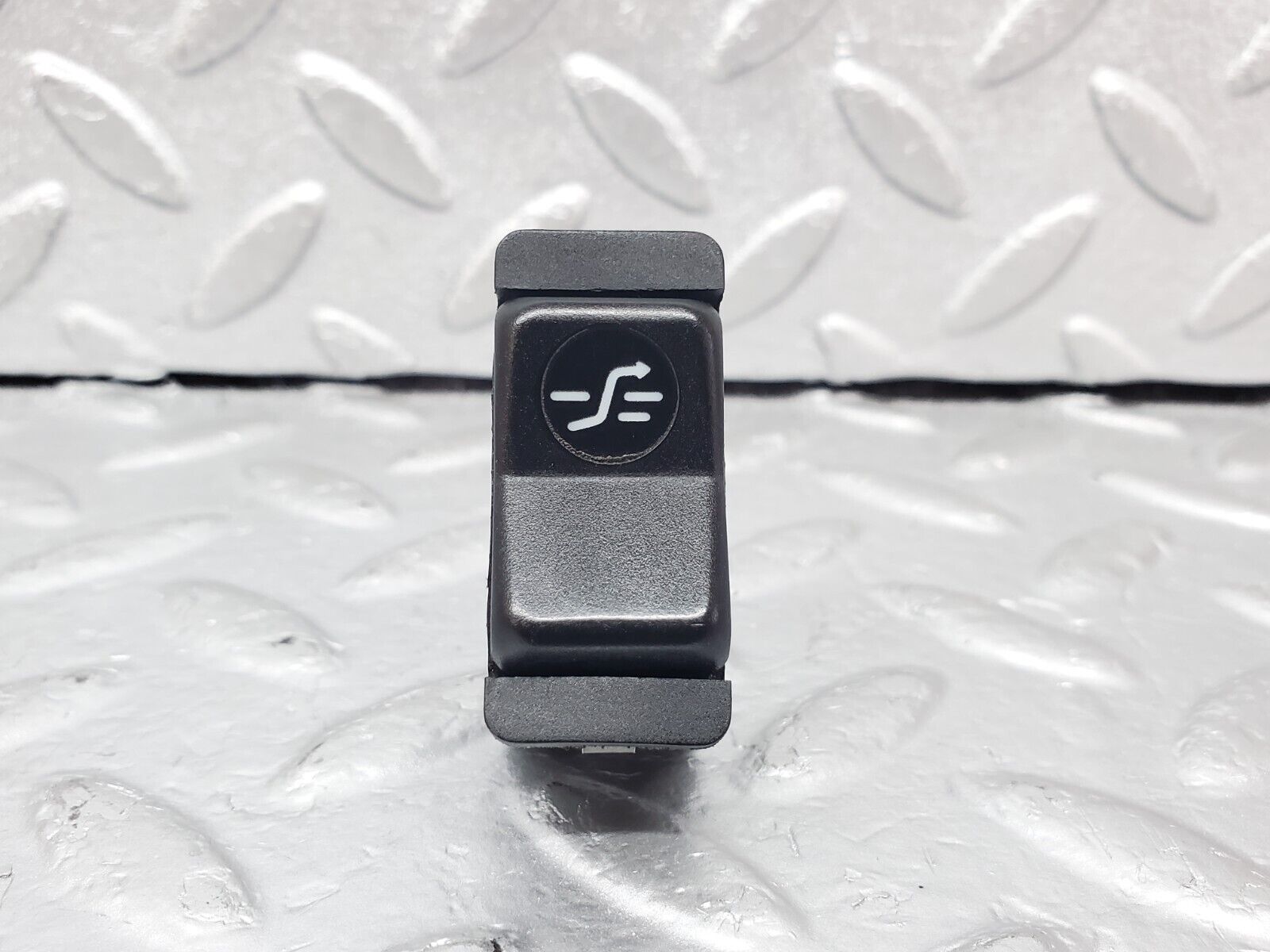 44363 Mercedes-Benz W123 280E Sunroof Switch 0008206310