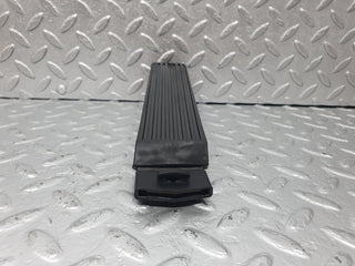W123 Coupe accelerator pedal with rubber used OEM