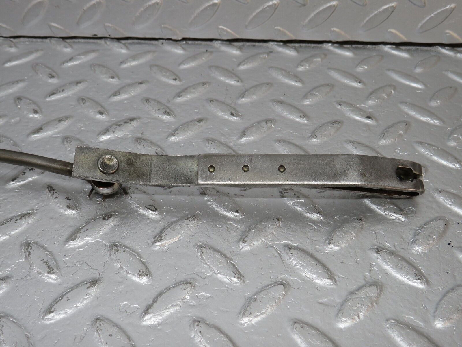 39932 Mercedes-Benz R107 350SL Automatic Gearbox Linkage