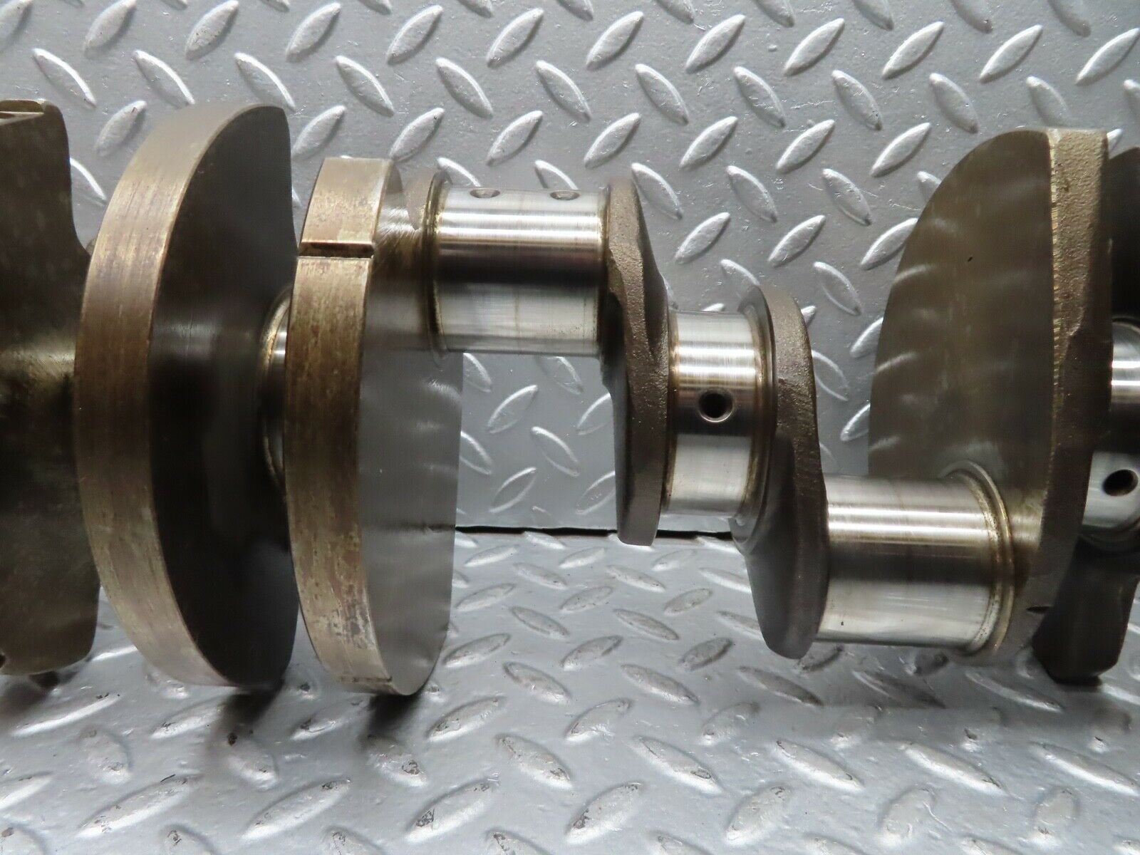 20764 Mercedes-Benz R107 450SL Crankshaft 1170310701