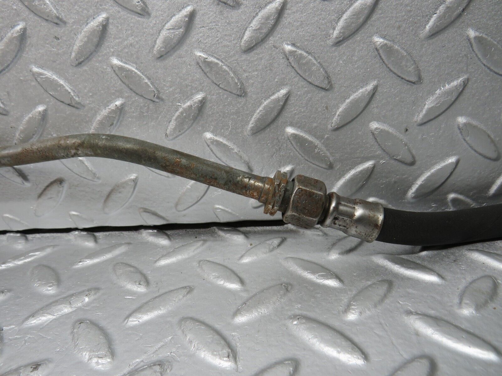 39325 Mercedes-Benz R107 500SL Gearbox Oil Hose Pipe