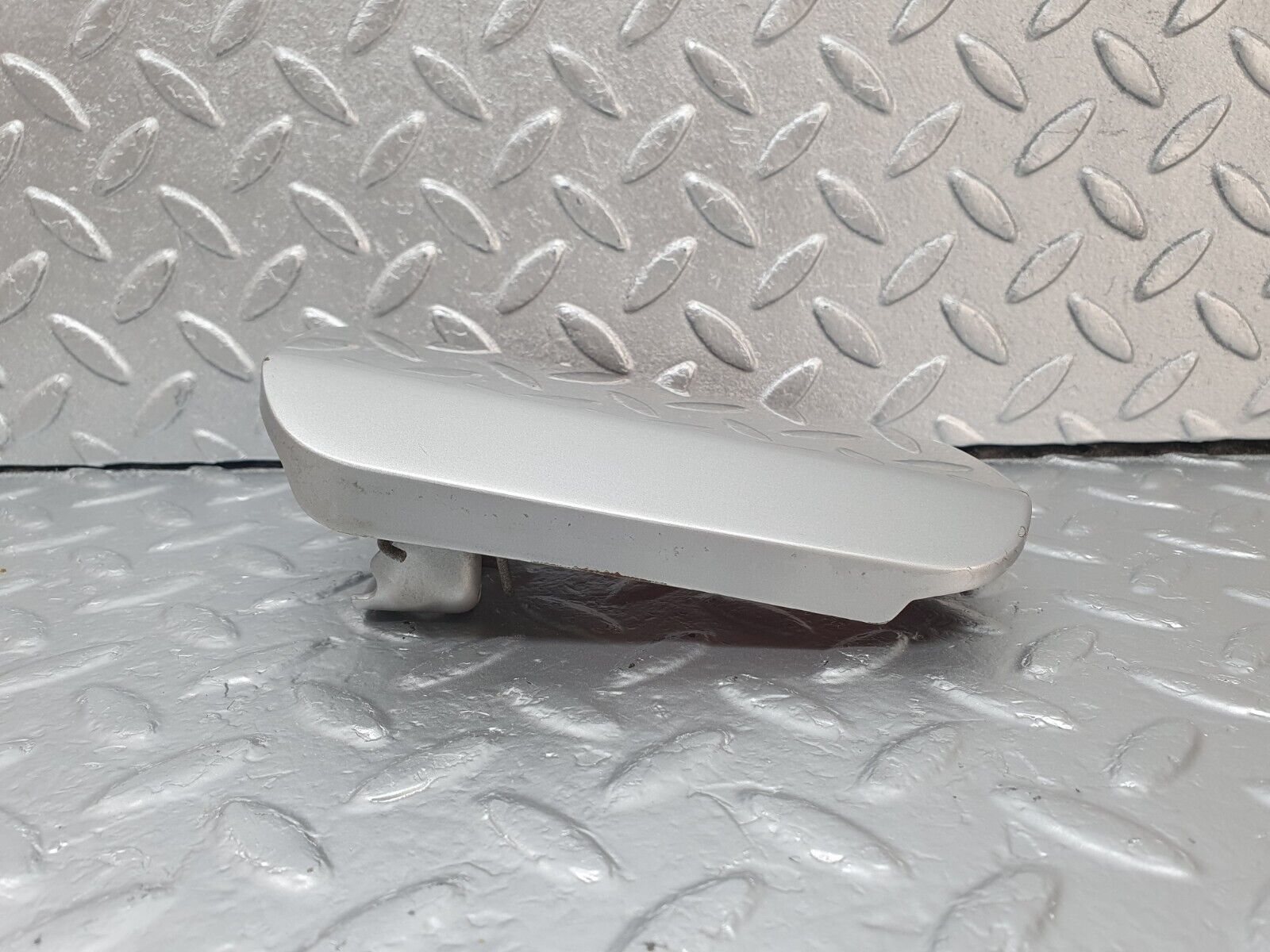 42826 Mercedes-Benz W201 190 2.0L Fuel Tank Flap Cap 2015842839