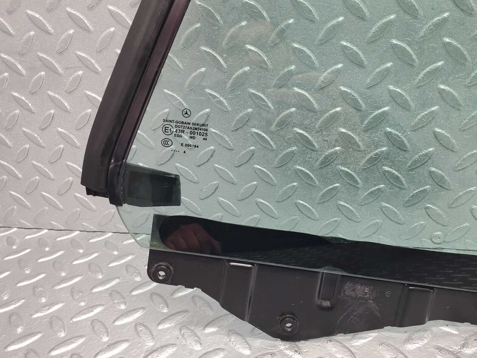 44280136