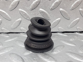 W126 brake servo vacuum pipe rubber cover used OEM