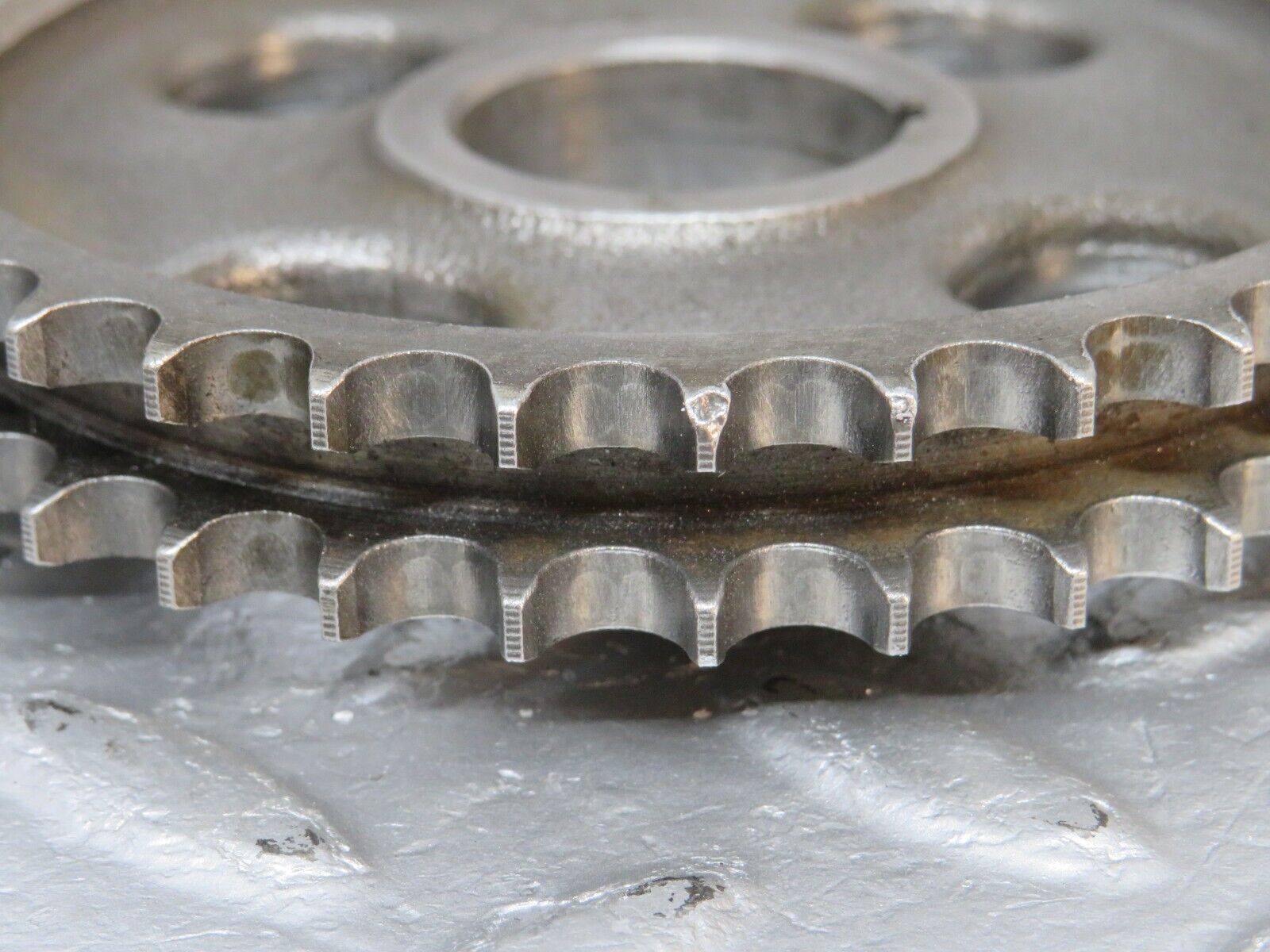 39938 Mercedes-Benz R107 350SL Camshaft Timing Gear 1160520601
