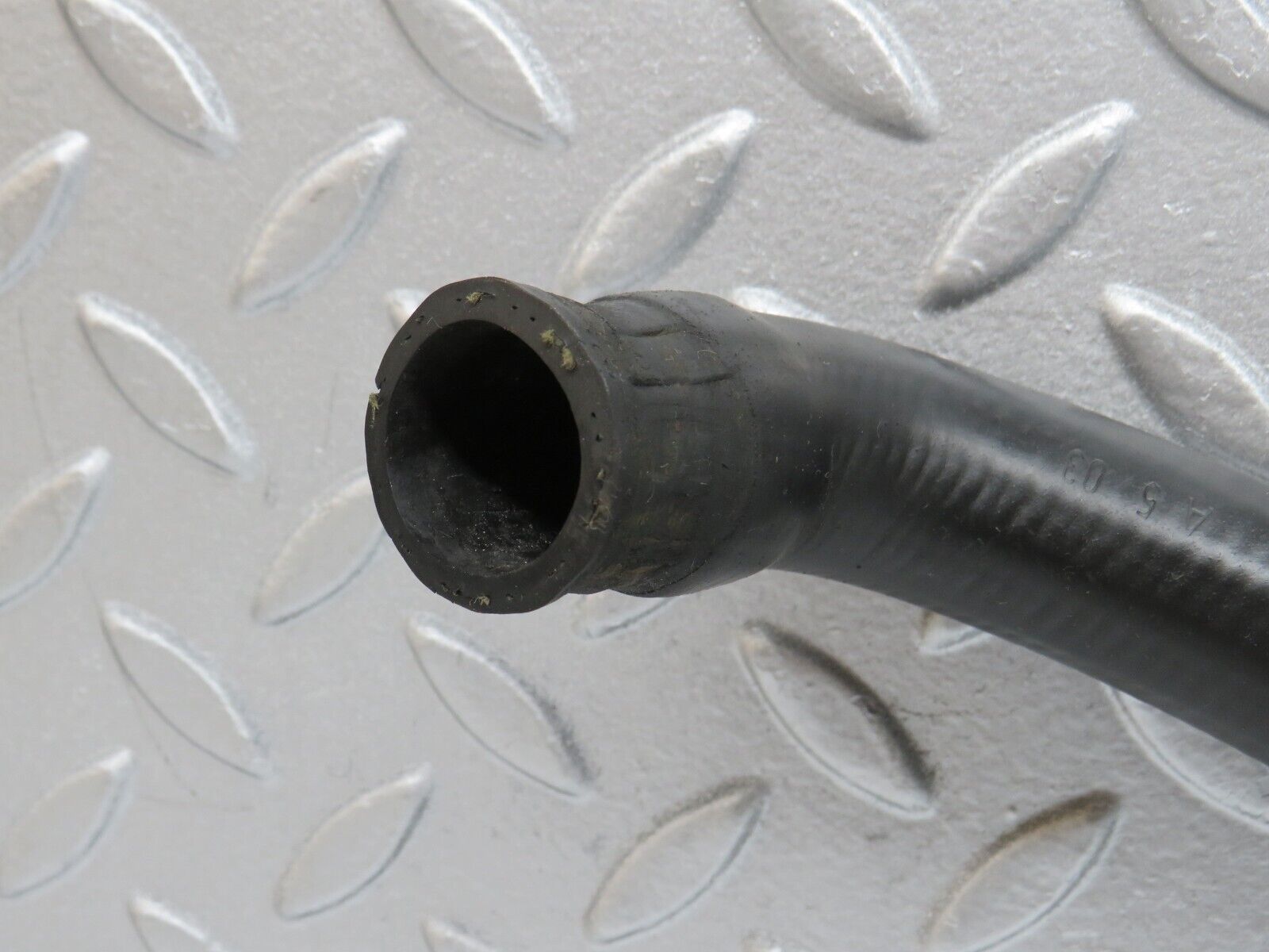 39216 Mercedes-Benz R107 500SL Engine Coolant Hose Pipe 1265011882