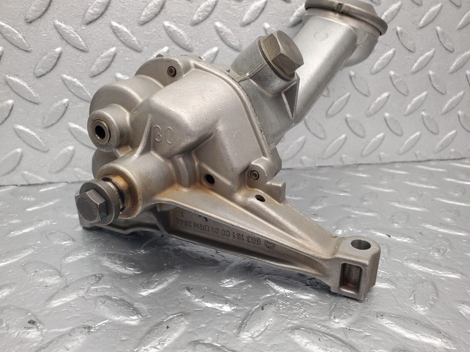 46159 Mercedes-Benz W124 280E Oil Pump 6031810320 6031810001