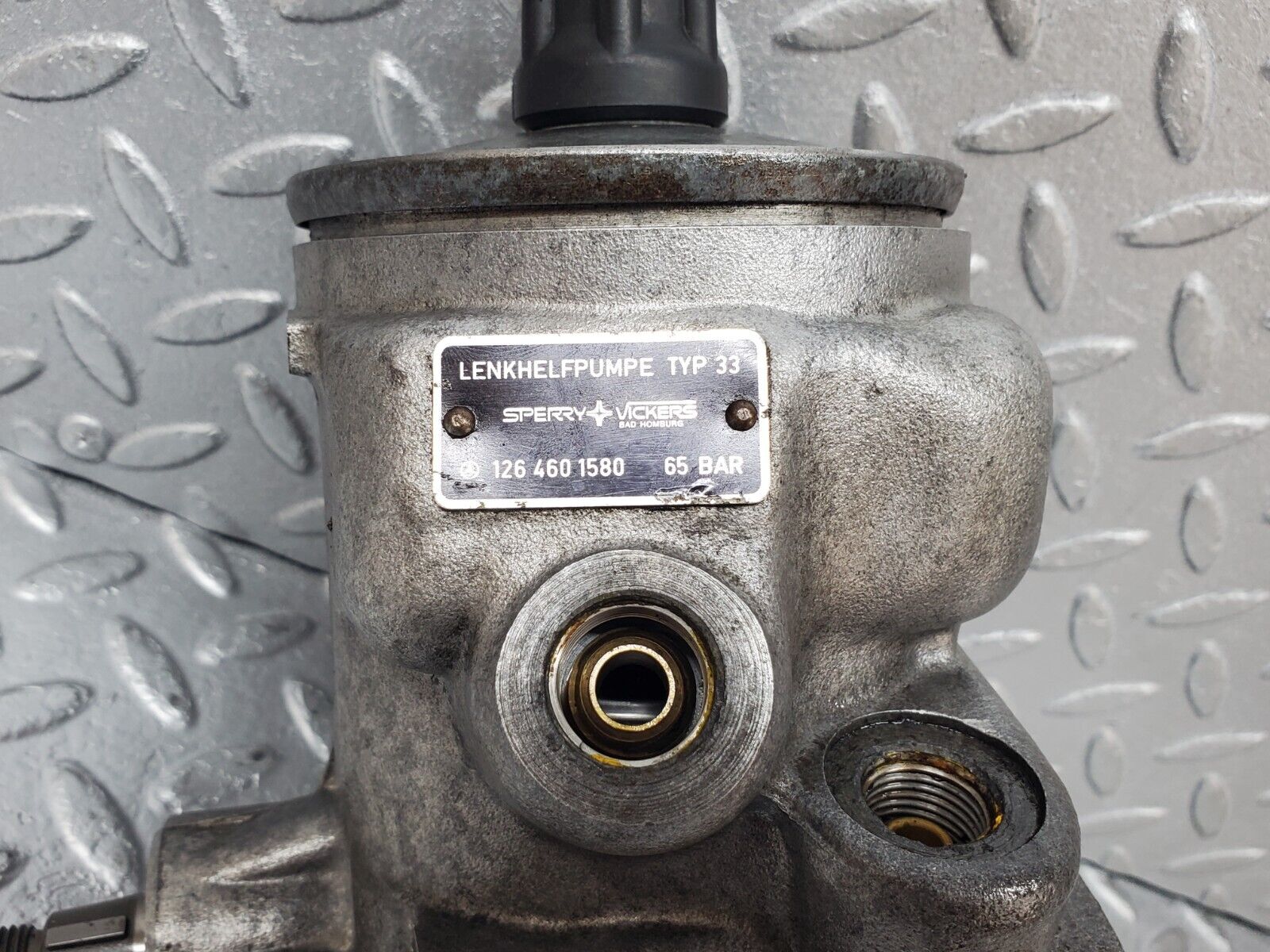 44483 Mercedes-Benz W123 280E Power Steering Pump 1264601580