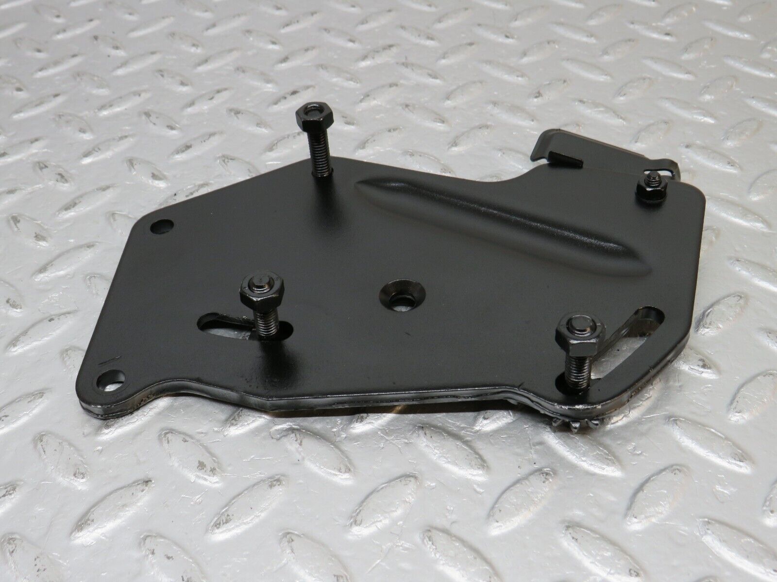 39923 Mercedes-Benz R107 350SL Power Steering Pump Bracket