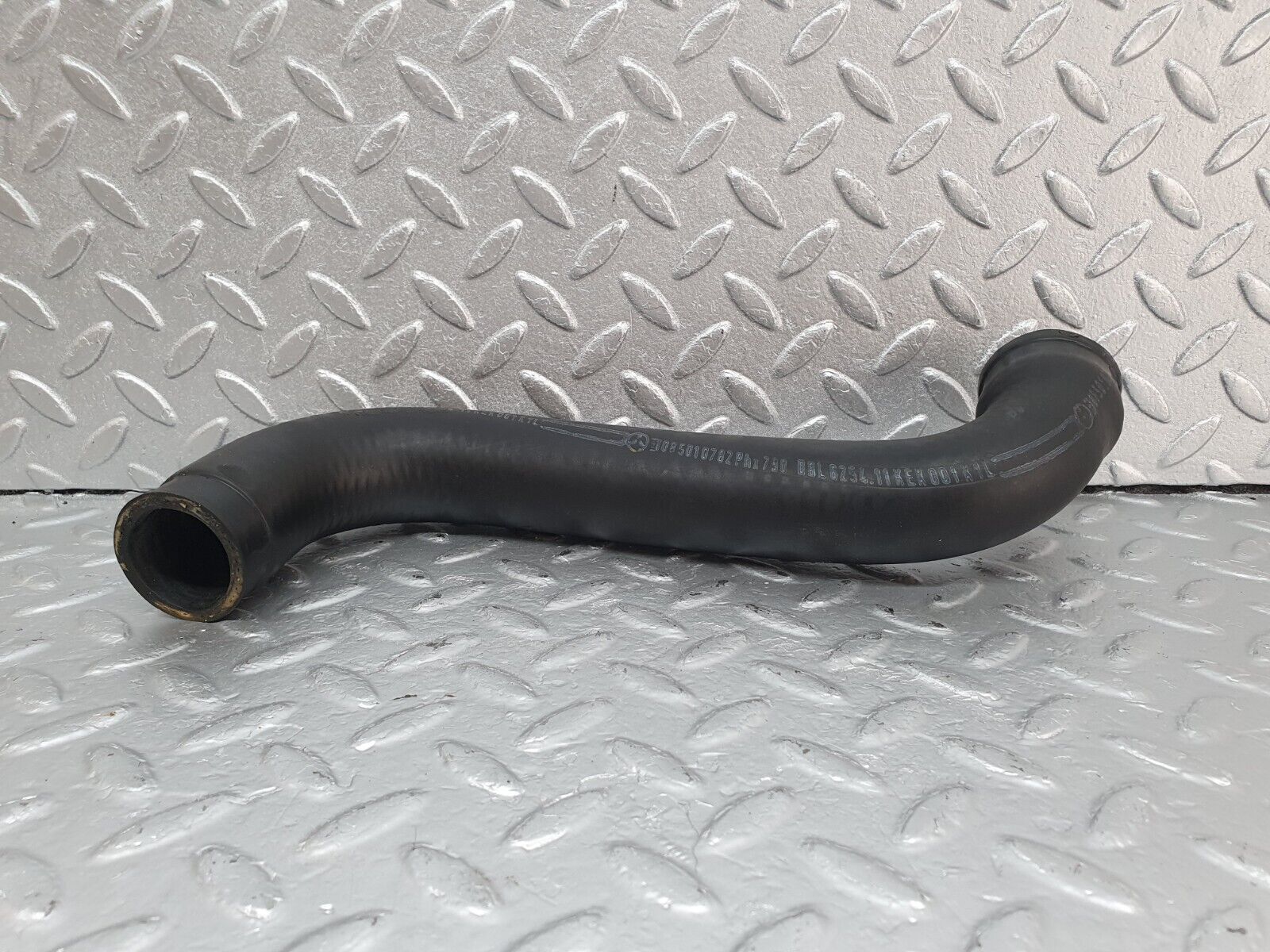 43207 Mercedes-Benz W108 280SE Radiator Upper Hose Pipe 1085010782