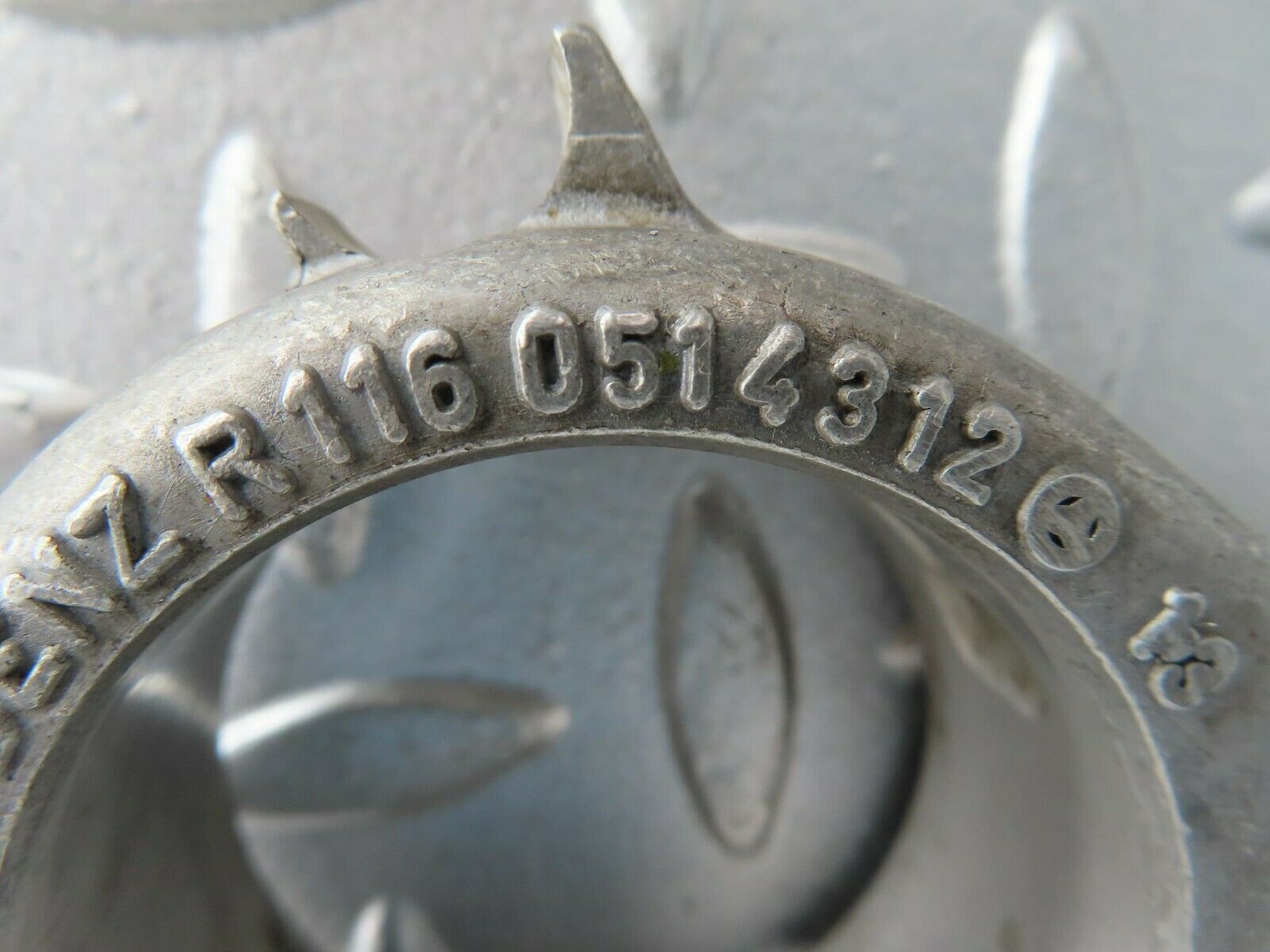 15647 Mercedes-Benz R107 450SL Camshaft Tower Bearing 1160514312