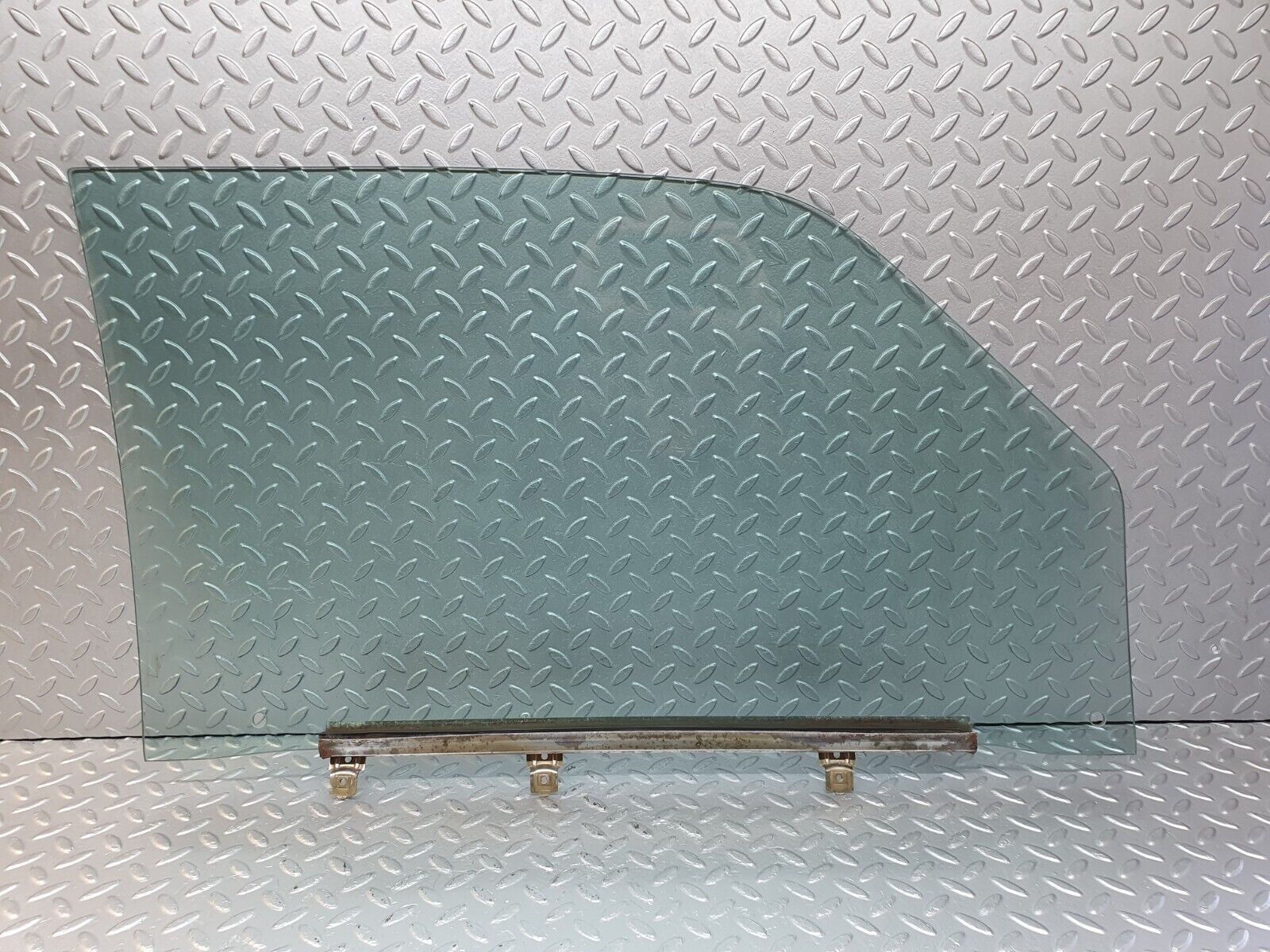 43757 Mercedes-Benz C126 380SEC Coupe Left Door Window Glass
