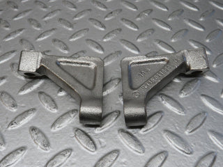 32873 Mercedes-Benz C107 R107 Engine Mount Bracket Pair 1160110895 1160110995