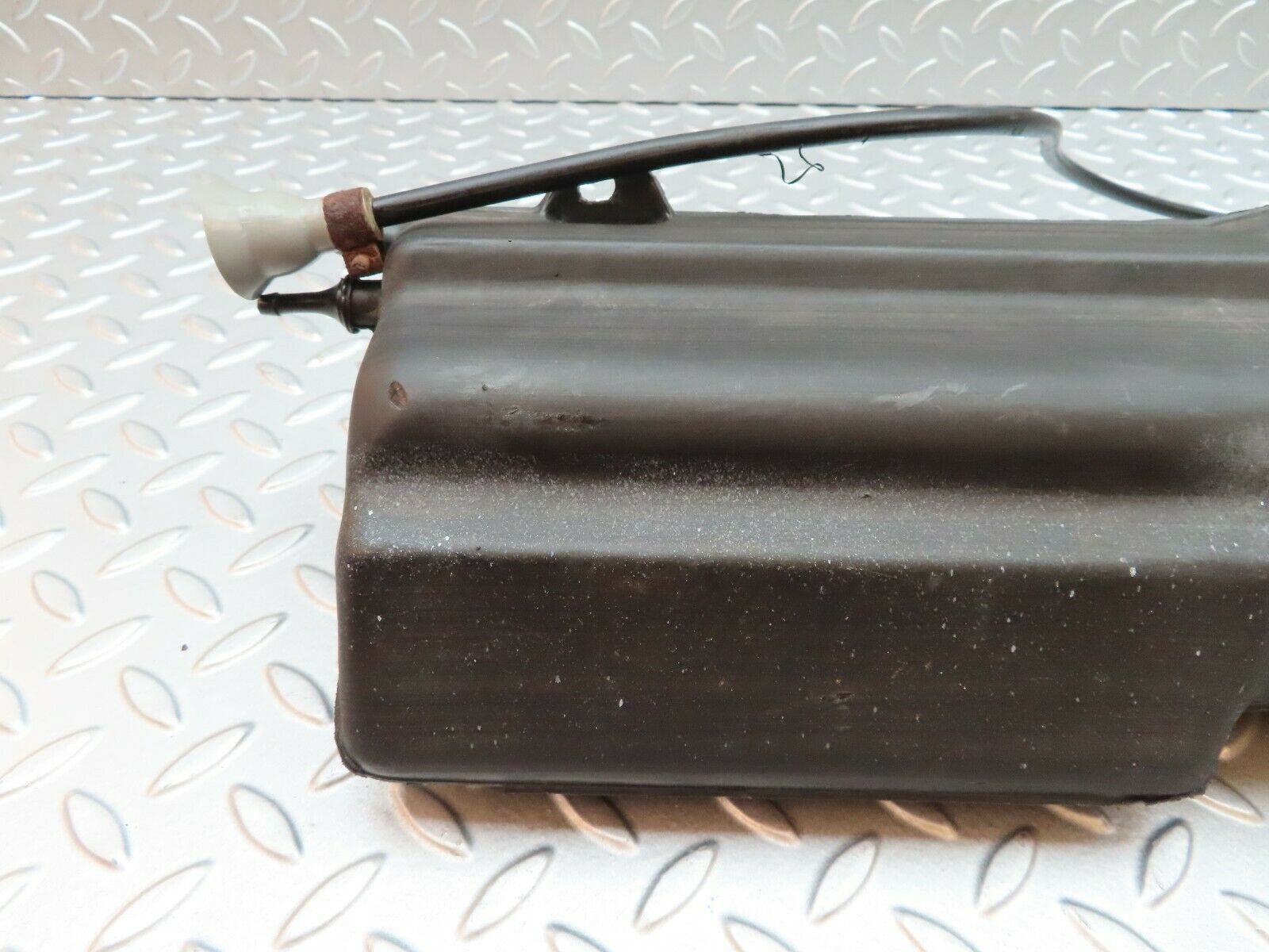 4981 Mercedes-Benz R107 350SL Expansion Tank