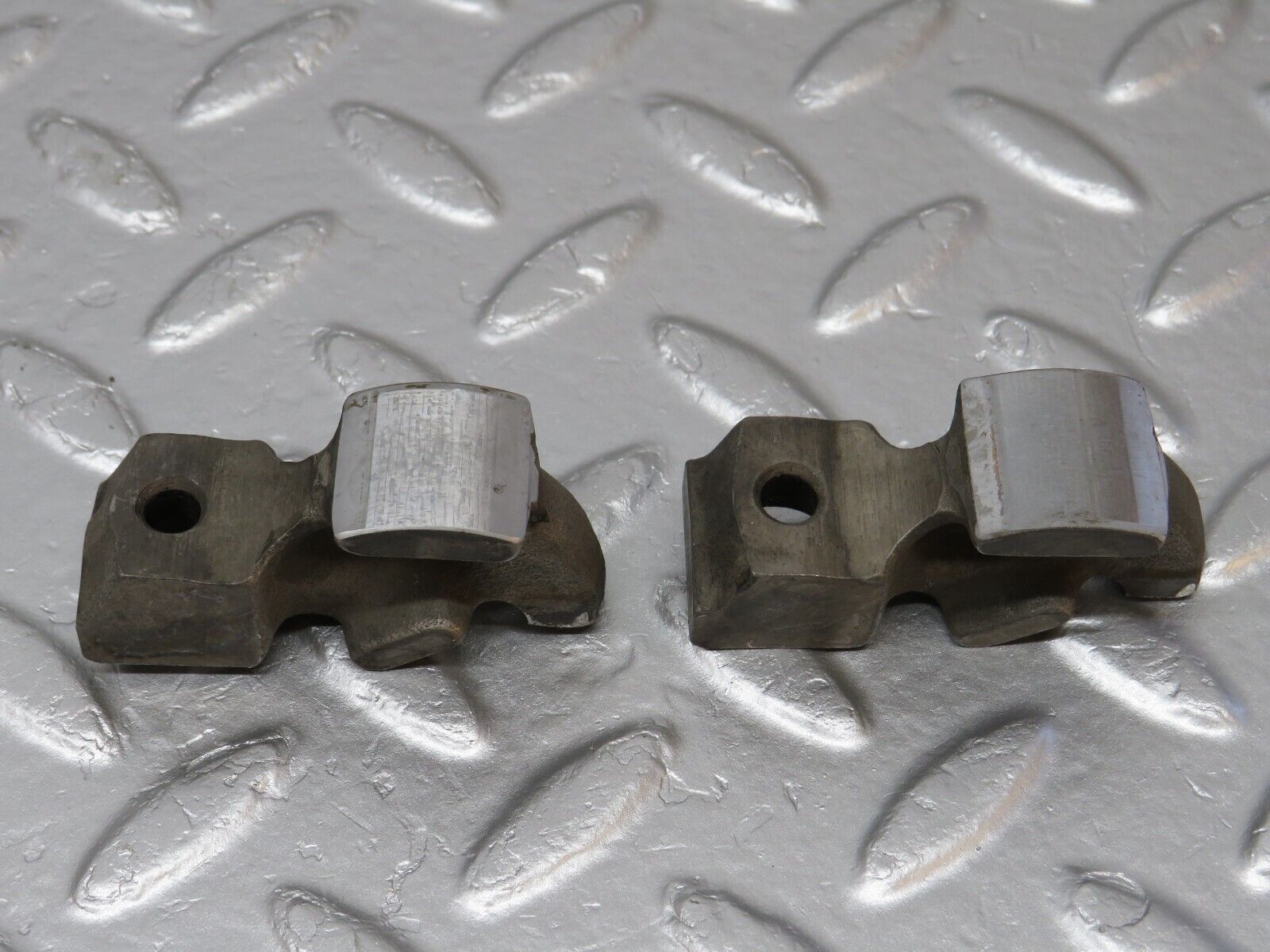 40045 Mercedes-Benz R107 350SL Rocker Arm With Valve Tappet