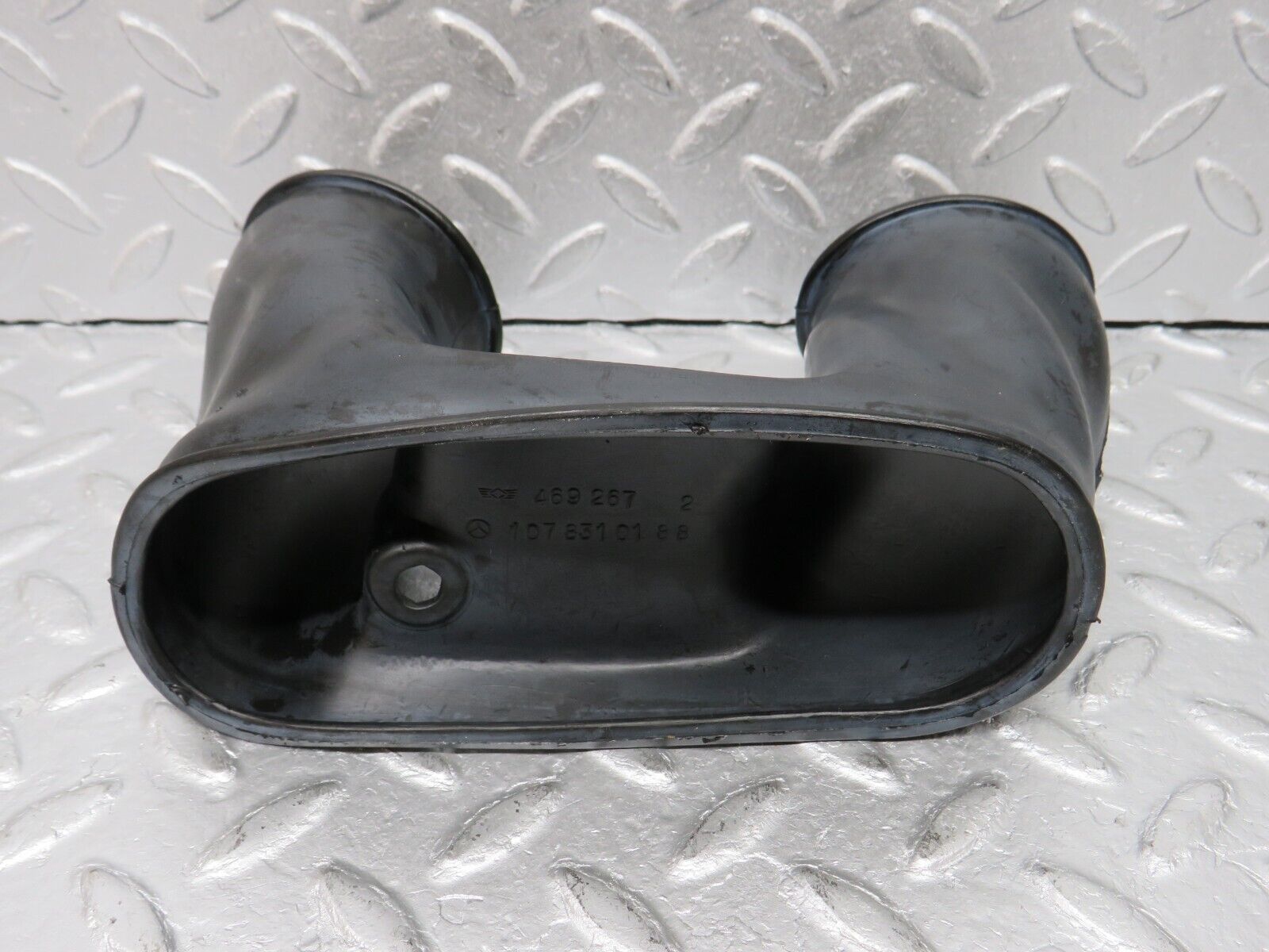 39147 Mercedes-Benz R107 500SL Air Duct Hose Rubber 1078310188