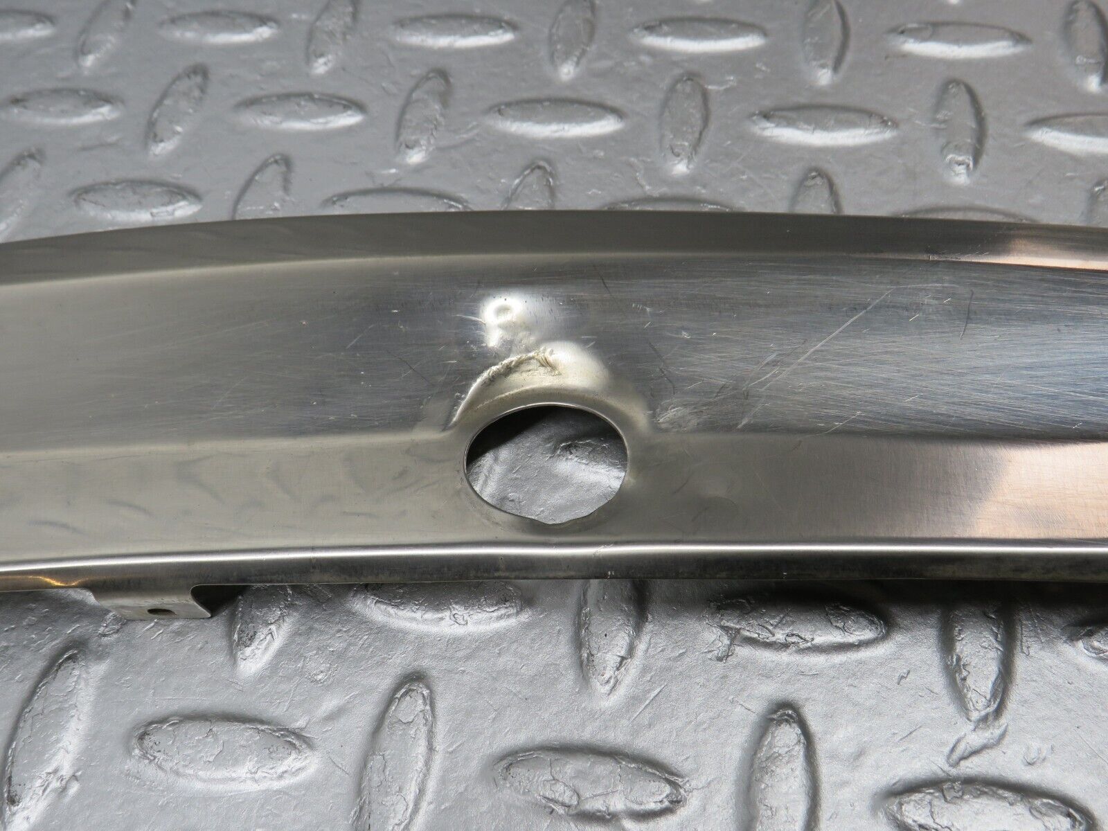 39168 Mercedes-Benz R107 500SL Windscreen Top Chrome Trim