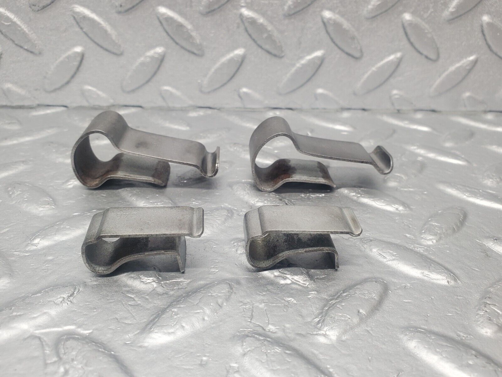 46041 Mercedes-Benz W126 420SE Radiator Fan Shroud Holder Set 2015040046