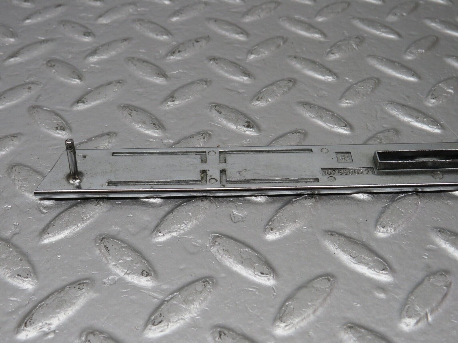 39959 Mercedes-Benz R107 350SL Dashboard Centre Trim Black 1076800271