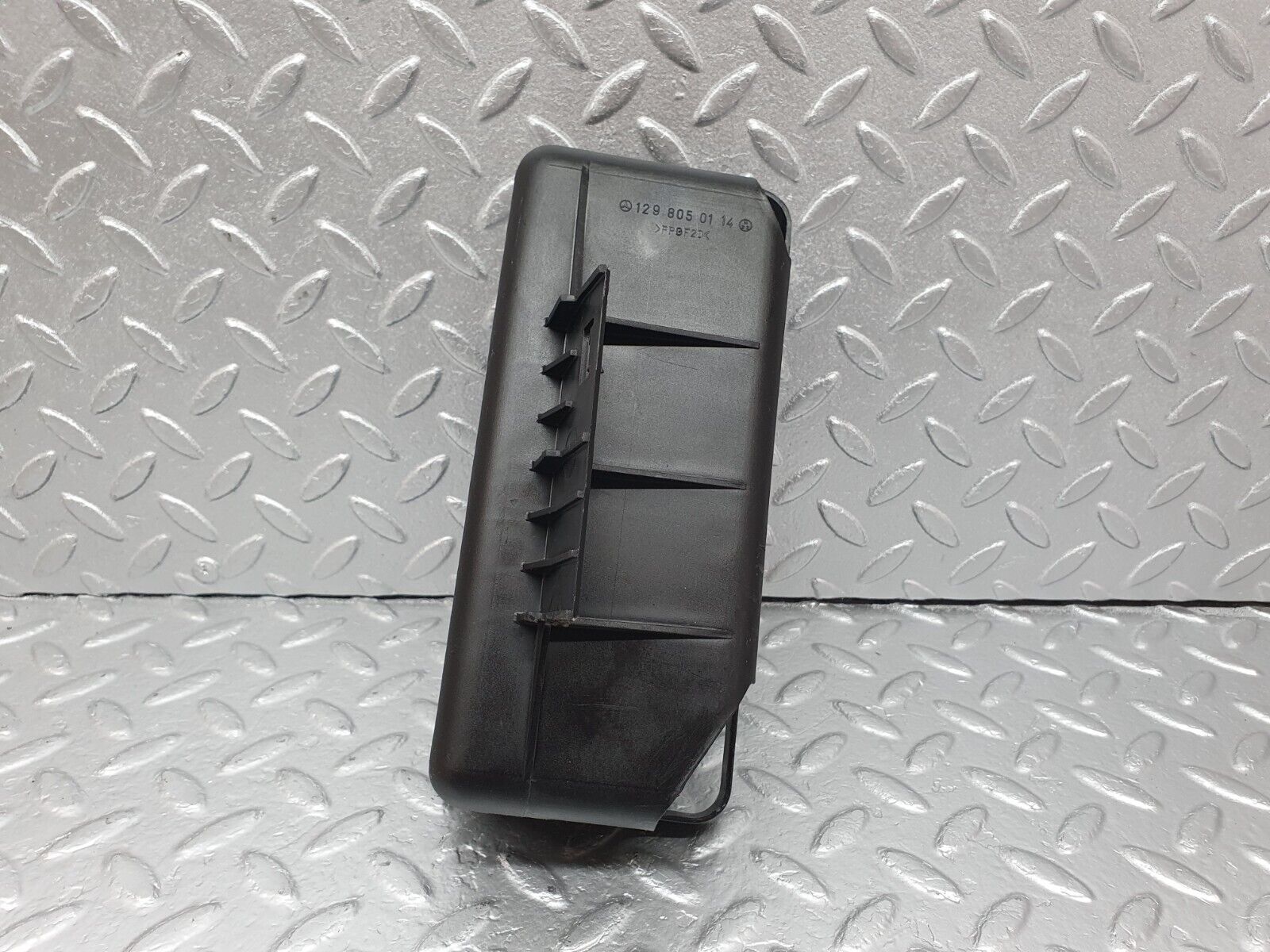 42215 Mercedes-Benz R129 320SL Coupe Central Locking Vacuum Pump Bracket 1298050114