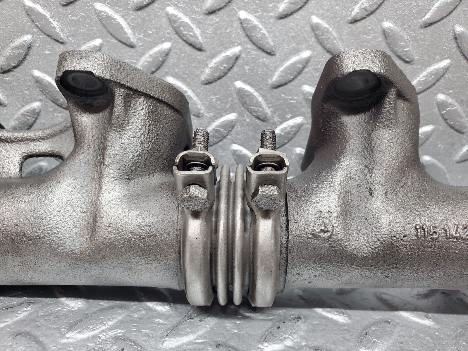 45919 Mercedes-Benz W126 420SE Exhaust Manifold Left 1161422302