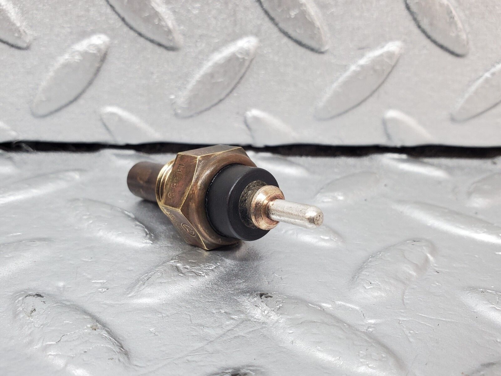 45125 Mercedes-Benz R129 300SL Coupe Coolant Temperature Sensor 0824121001 0055422617