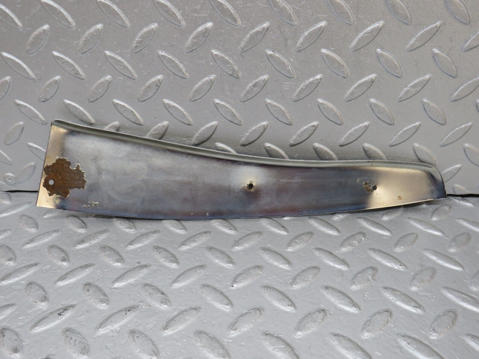 35662 Mercedes-Benz R107 280SL Right Door Chrome Cover