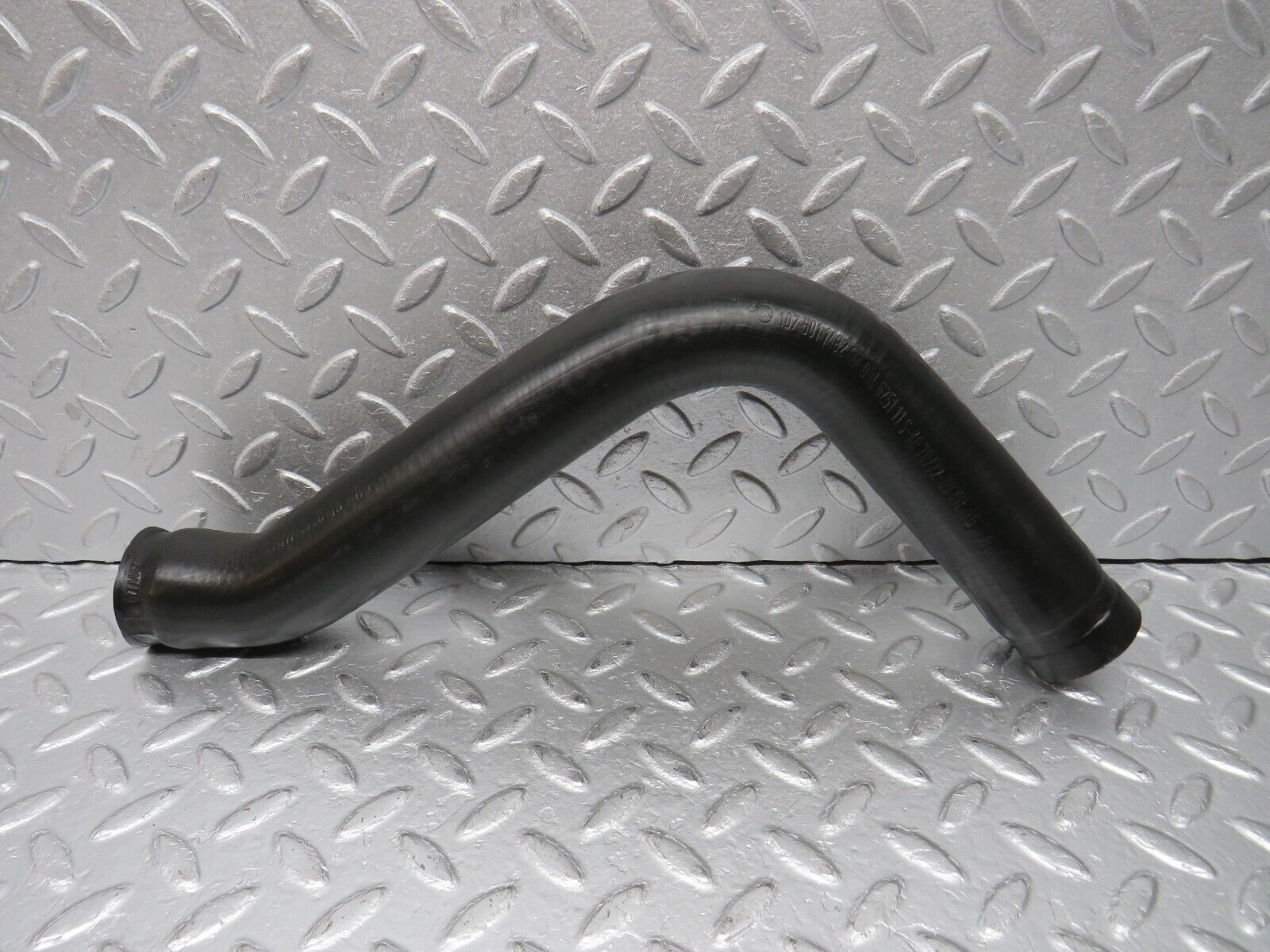 39179 Mercedes-Benz R107 500SL Lower Radiator Hose Pipe 1075011482