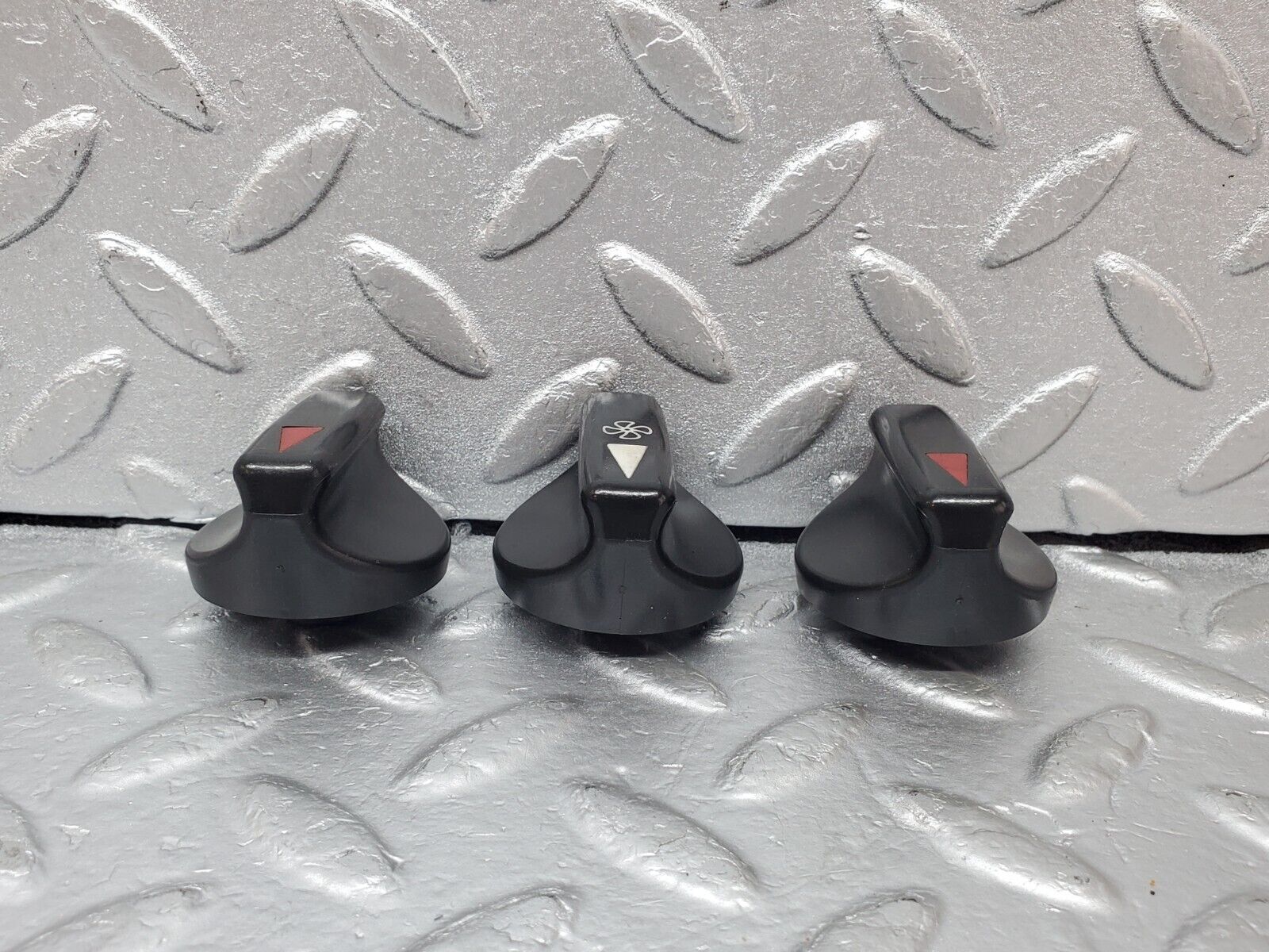 44525 Mercedes-Benz W123 280E Heater Control Knob Set