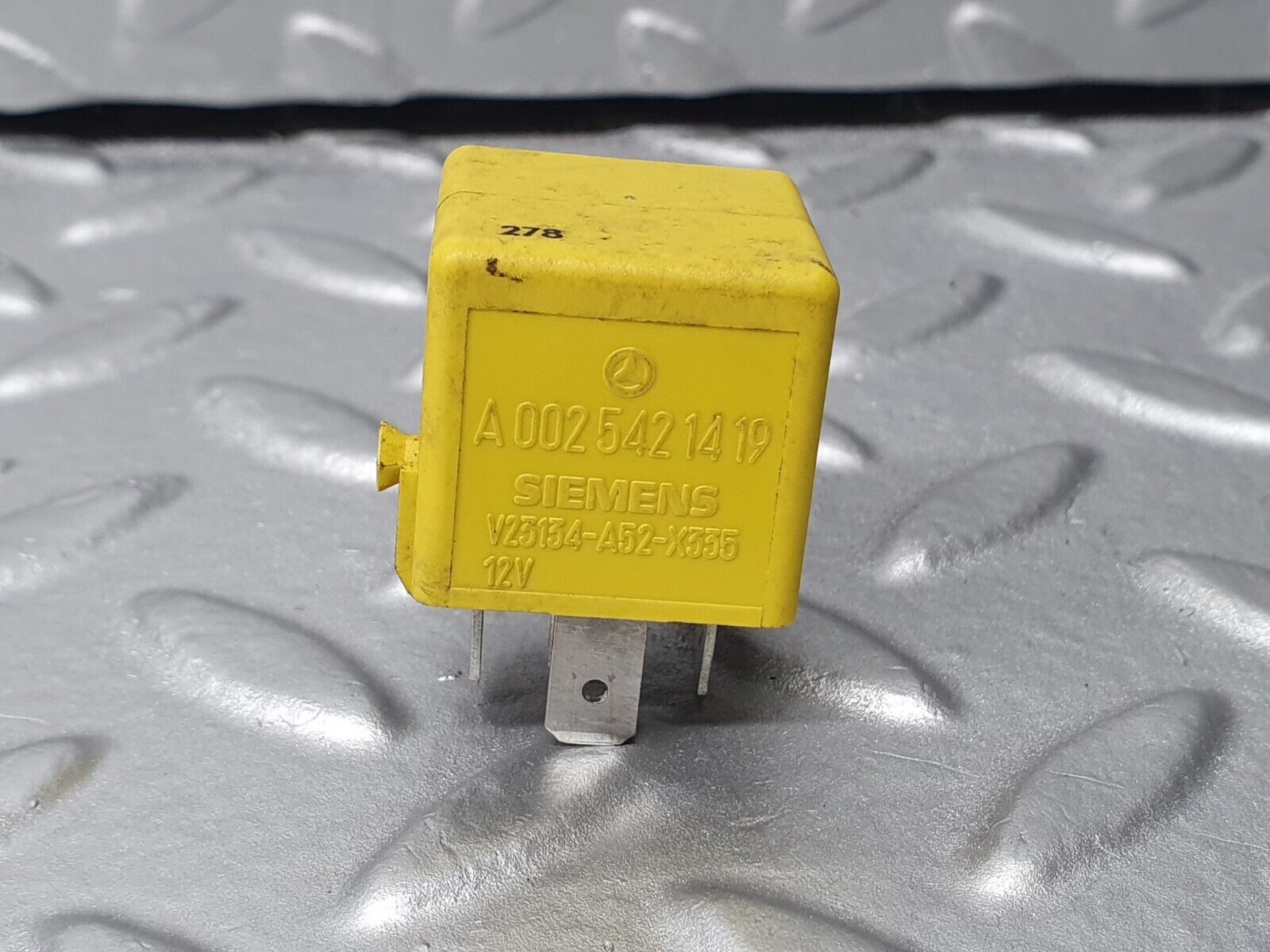 41797 Mercedes-Benz W202 C200 Multi Purpose Relay 0025421419
