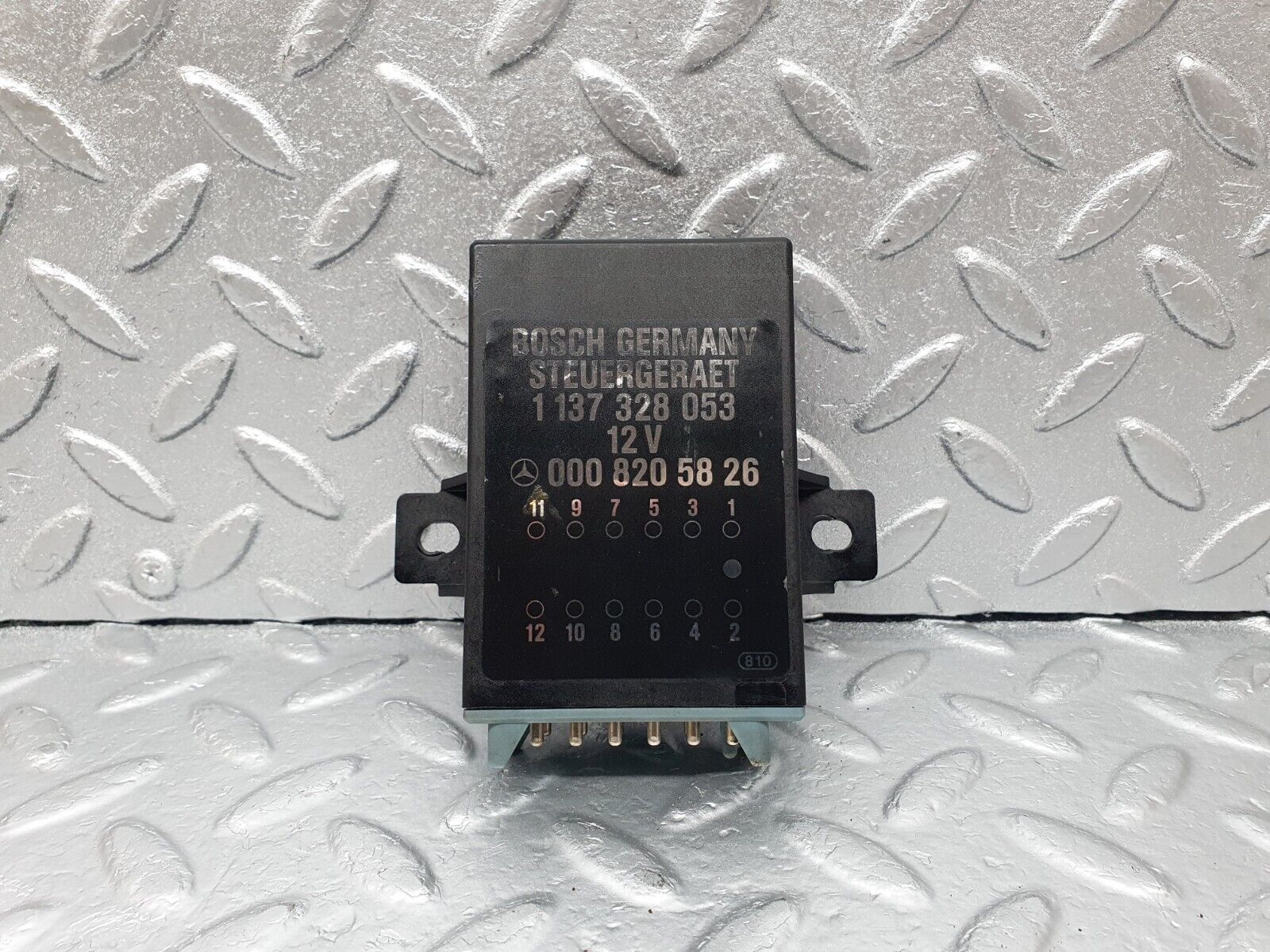 43521 Mercedes-Benz C126 380SEC Coupe Seat Belt Presenter Relay 0008205826