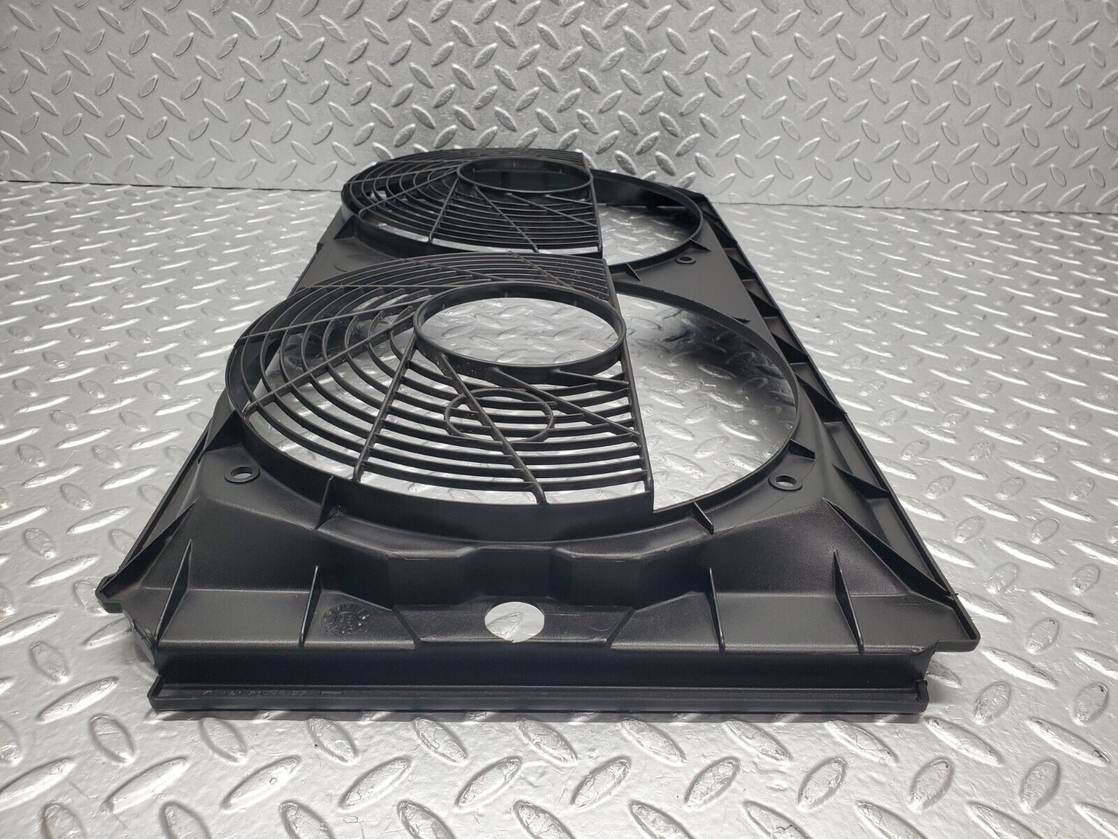 46735 Mercedes-Benz R129 320SL Coupe Radiator Fan Shroud Cover 1295051055