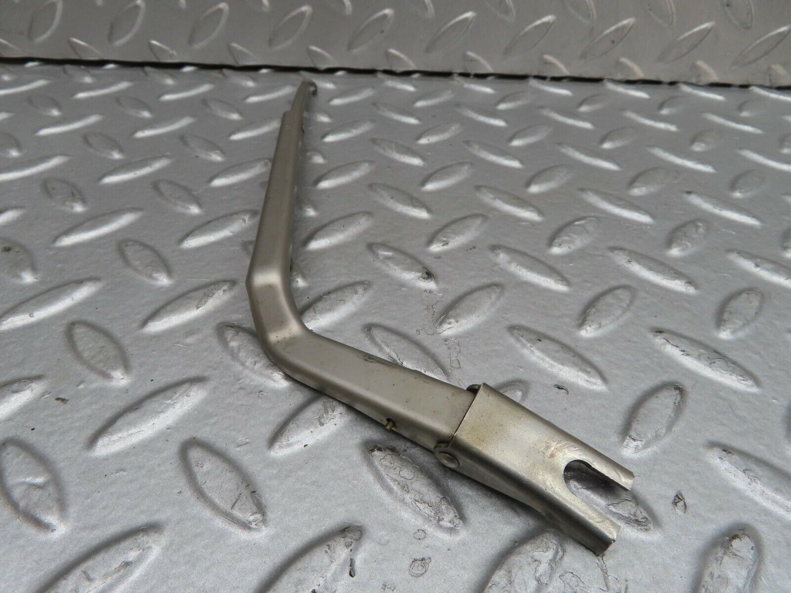 15765 Mercedes-Benz R107 450SL Headlight Wiper Arm Left