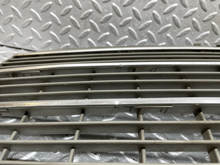 44249 Mercedes-Benz W123 280E Bonnet Grill 1238880923
