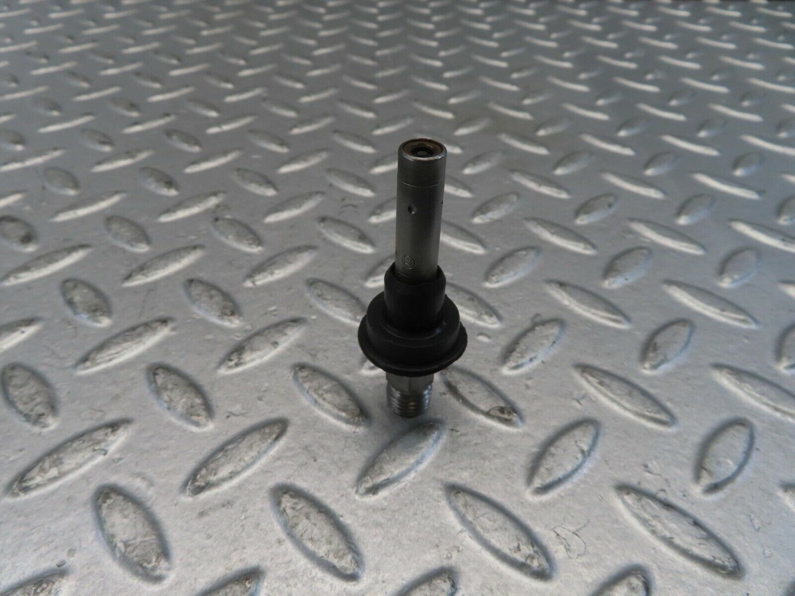 11035 Mercedes-Benz R107 W116 Fuel Injector Bosch 0437502010