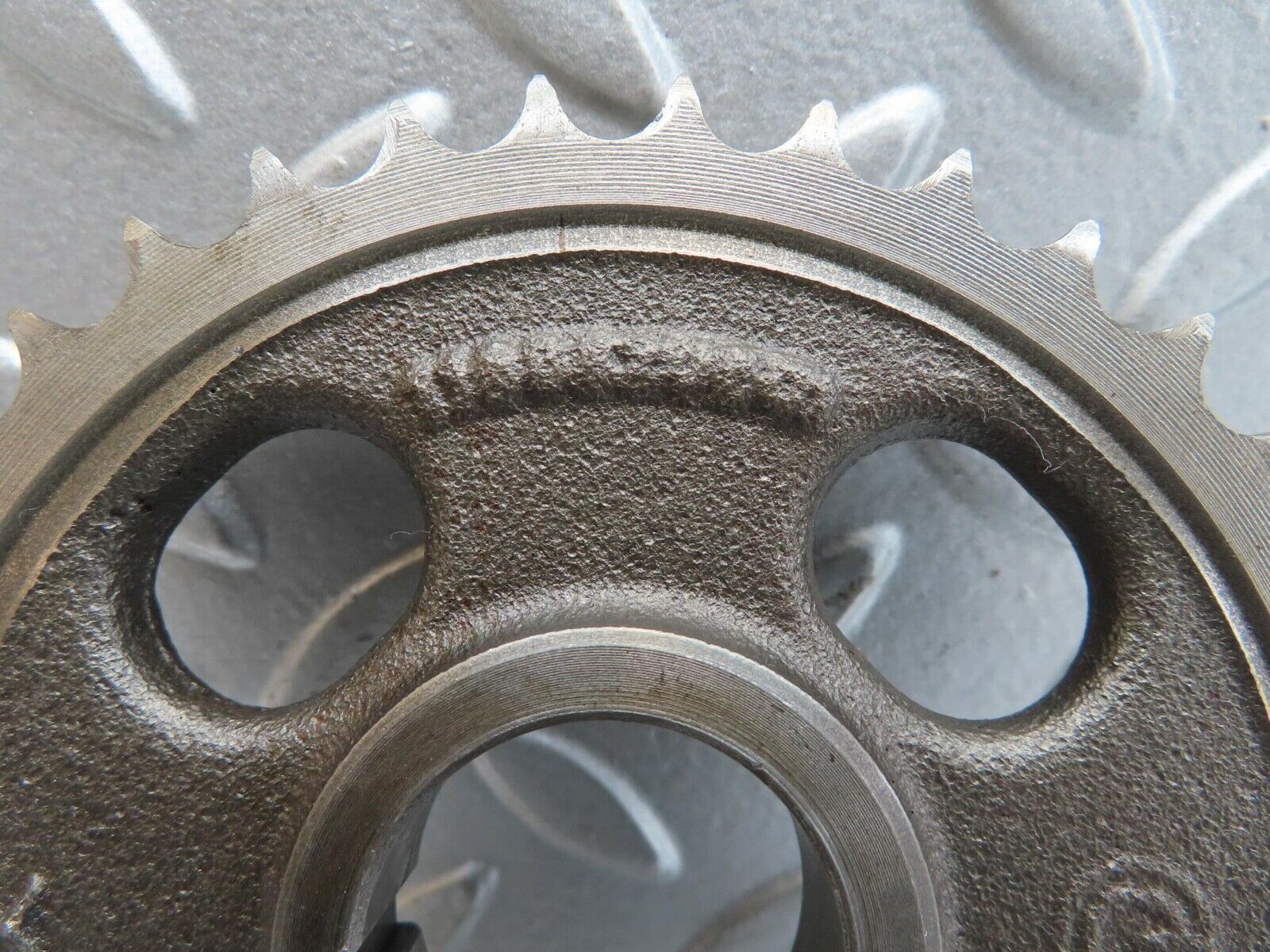 13738 Mercedes-Benz R107 450SL Camshaft Timing Gear 1160520501