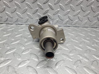 W201 Baby Benz brake master cylinder used OEM