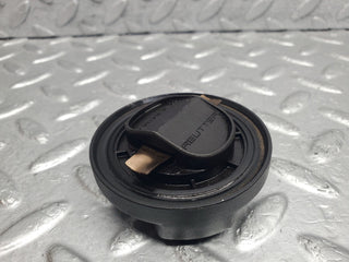 W124 Wagon oil filler cap used OEM