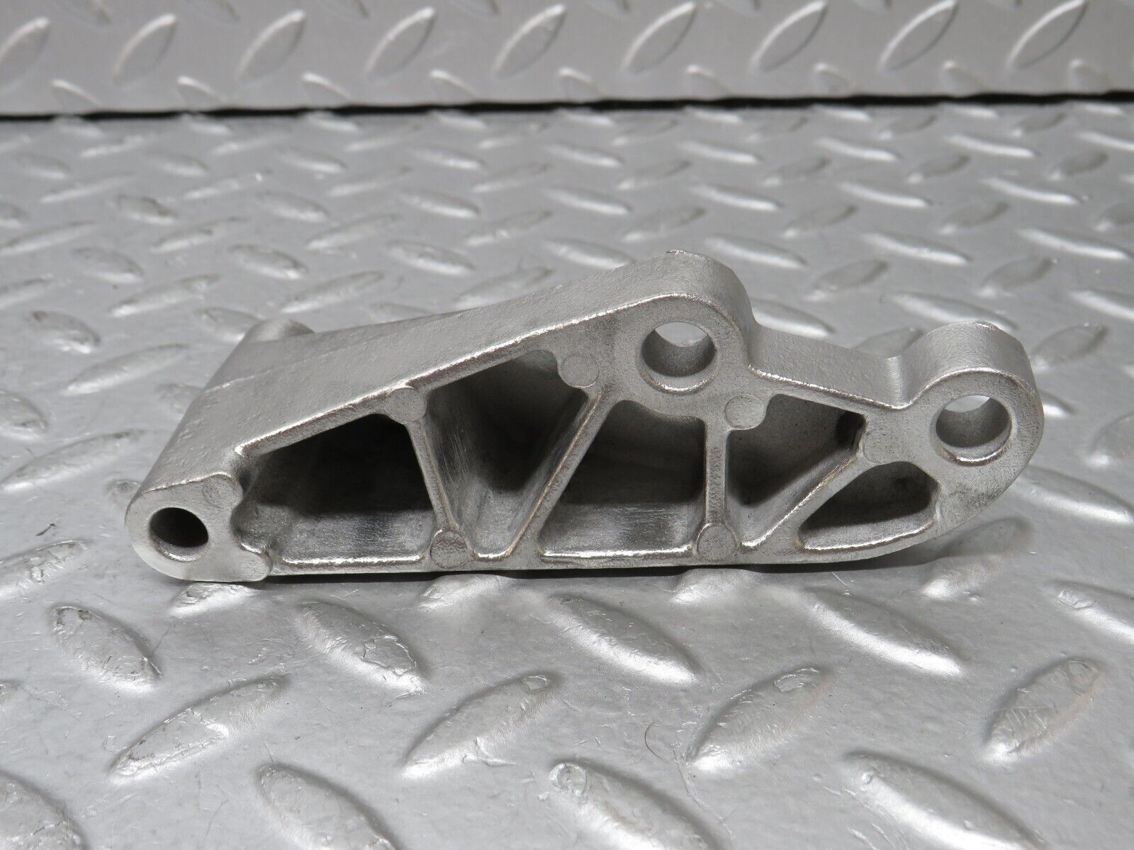 35477 Mercedes-Benz R107 280SL Power Steering Pump Bracket 1104663141