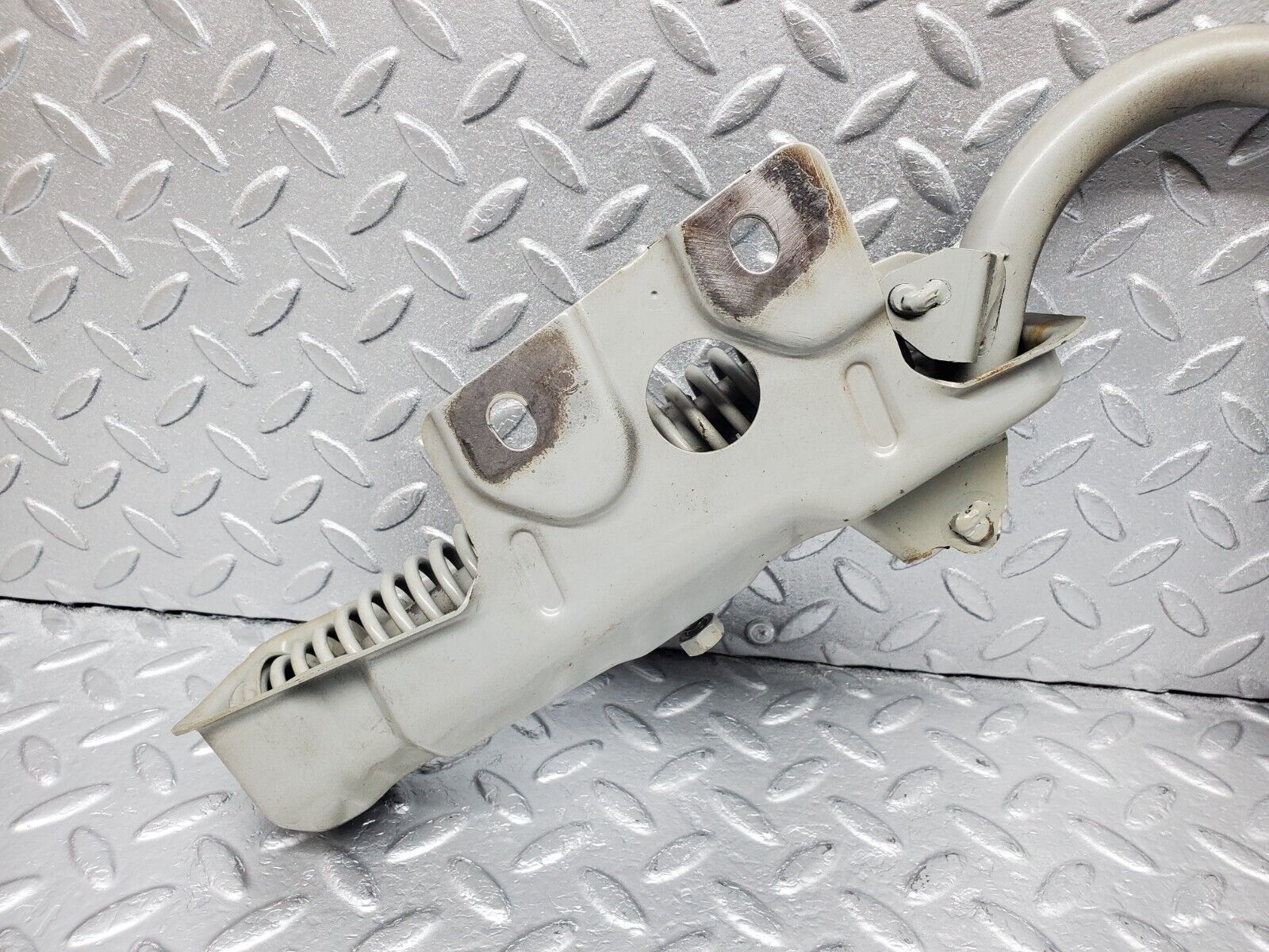 45833 Mercedes-Benz W126 420SE Trunk Lid Hinge Right Side