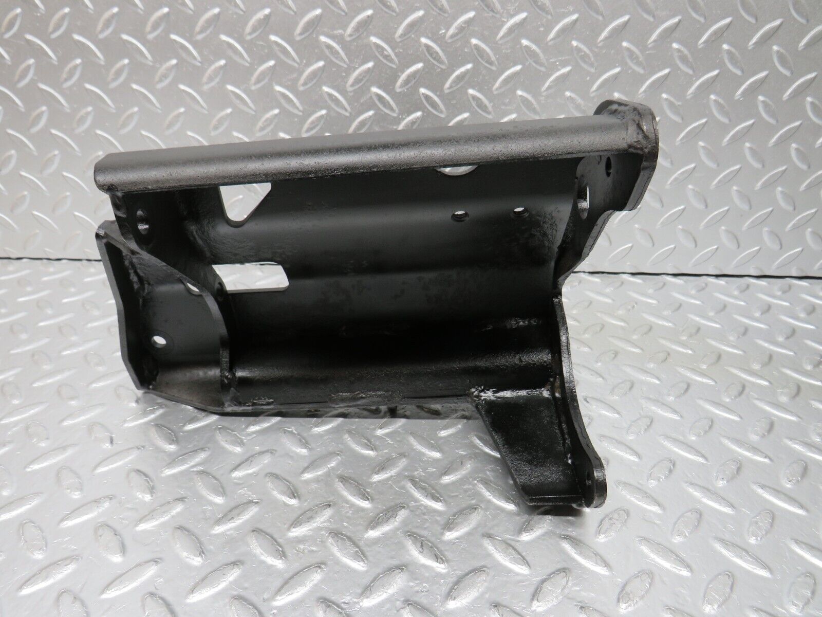 32979 Mercedes-Benz C107 R107 350 V8 Air Condition Compressor Mount Bracket