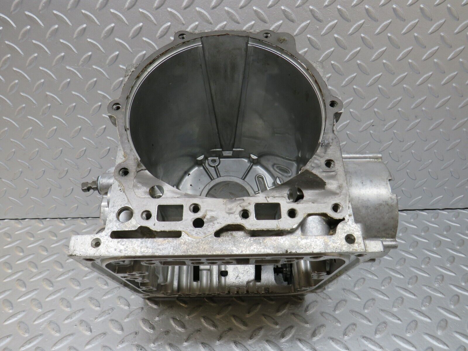 36427 Mercedes-Benz R107 450SL Automatic Gearbox Housing 1162710001 1162700201