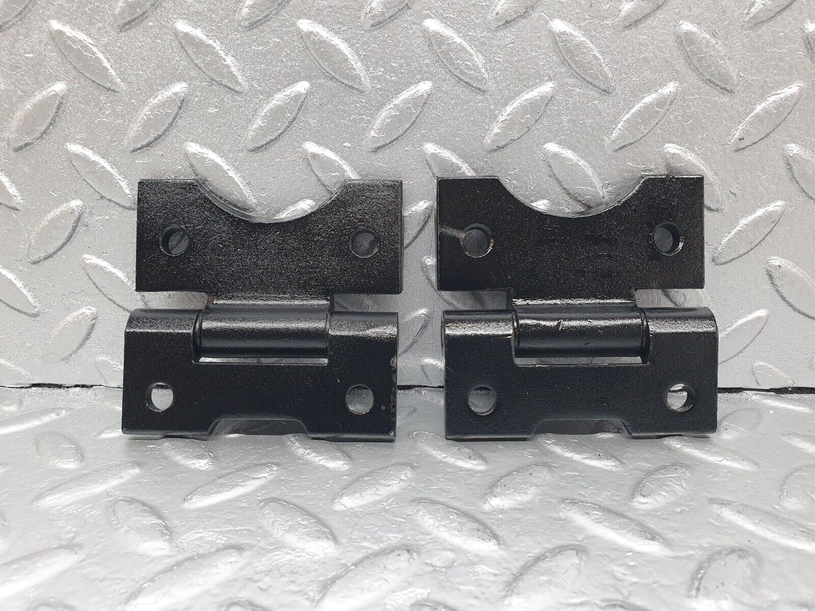 43562 Mercedes-Benz C126 380SEC Coupe Door Hinge Pair Left Side 1237200037