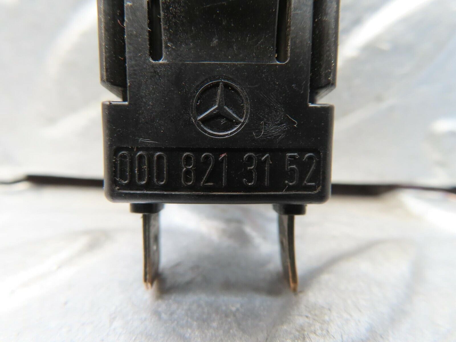 15786 Mercedes-Benz R107 450SL Glove Box Light Switch 0008213152