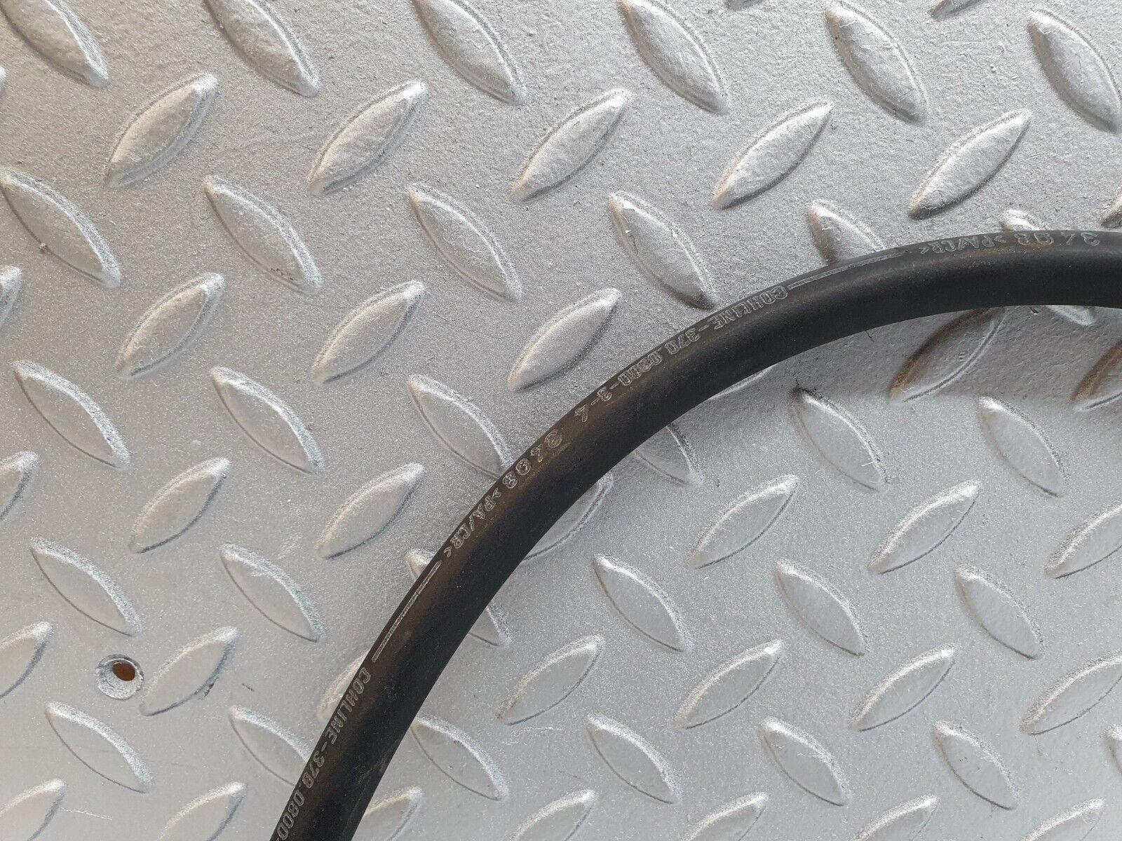 41979 Mercedes-Benz W202 C200 Fuel Injector Rail Hose Pipe