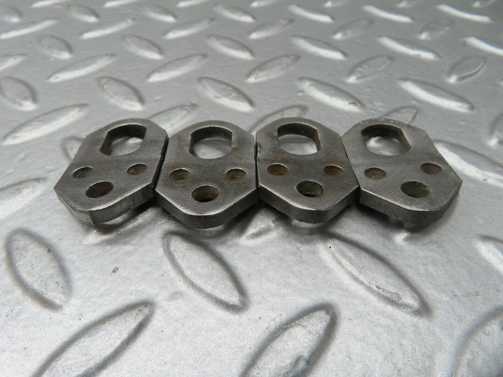 15634 Mercedes-Benz R107 450SL Fuel Injector Bracket 4pcs