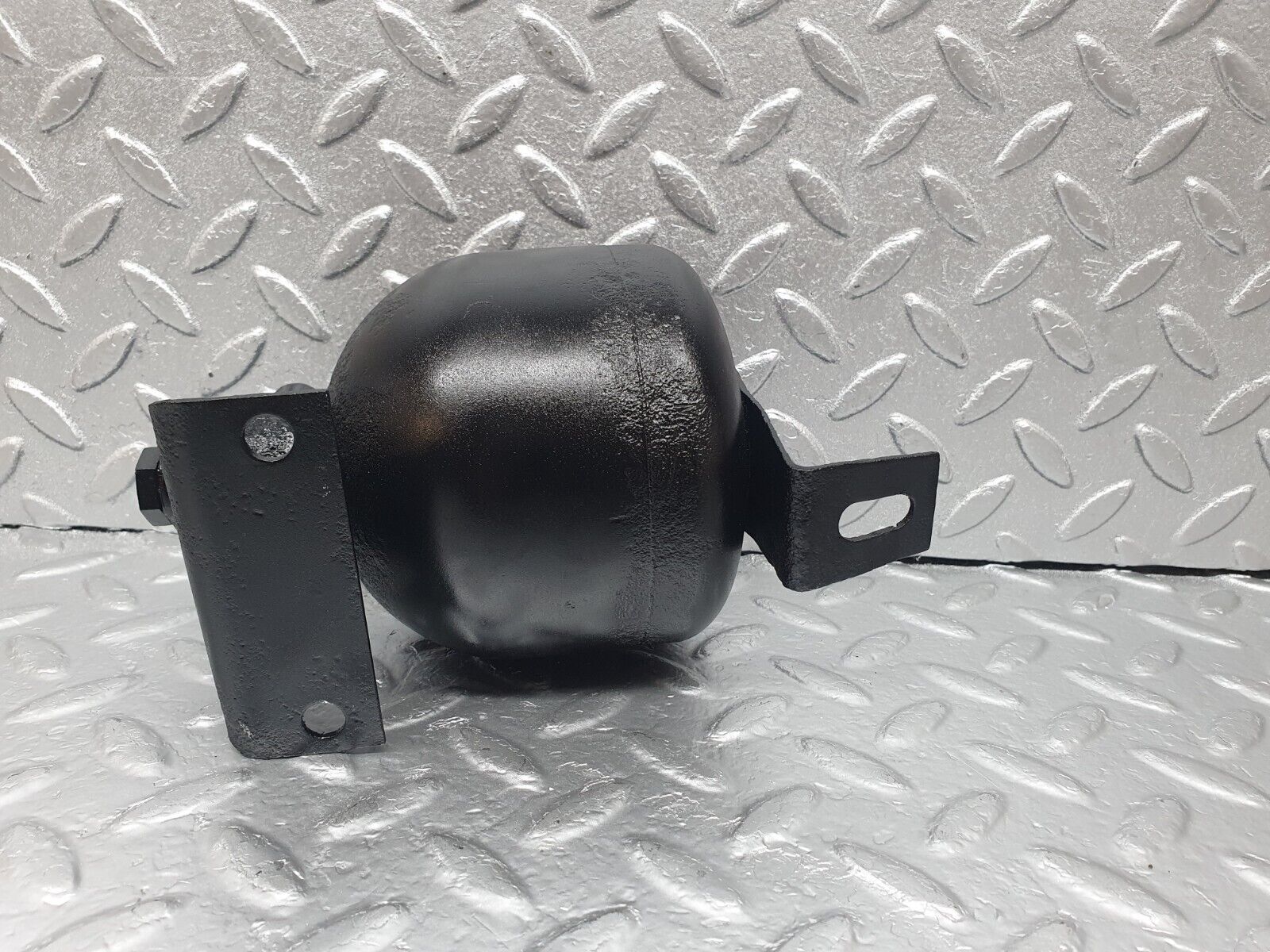 43608 Mercedes-Benz C126 380SEC Coupe Rear Suspension Sphere