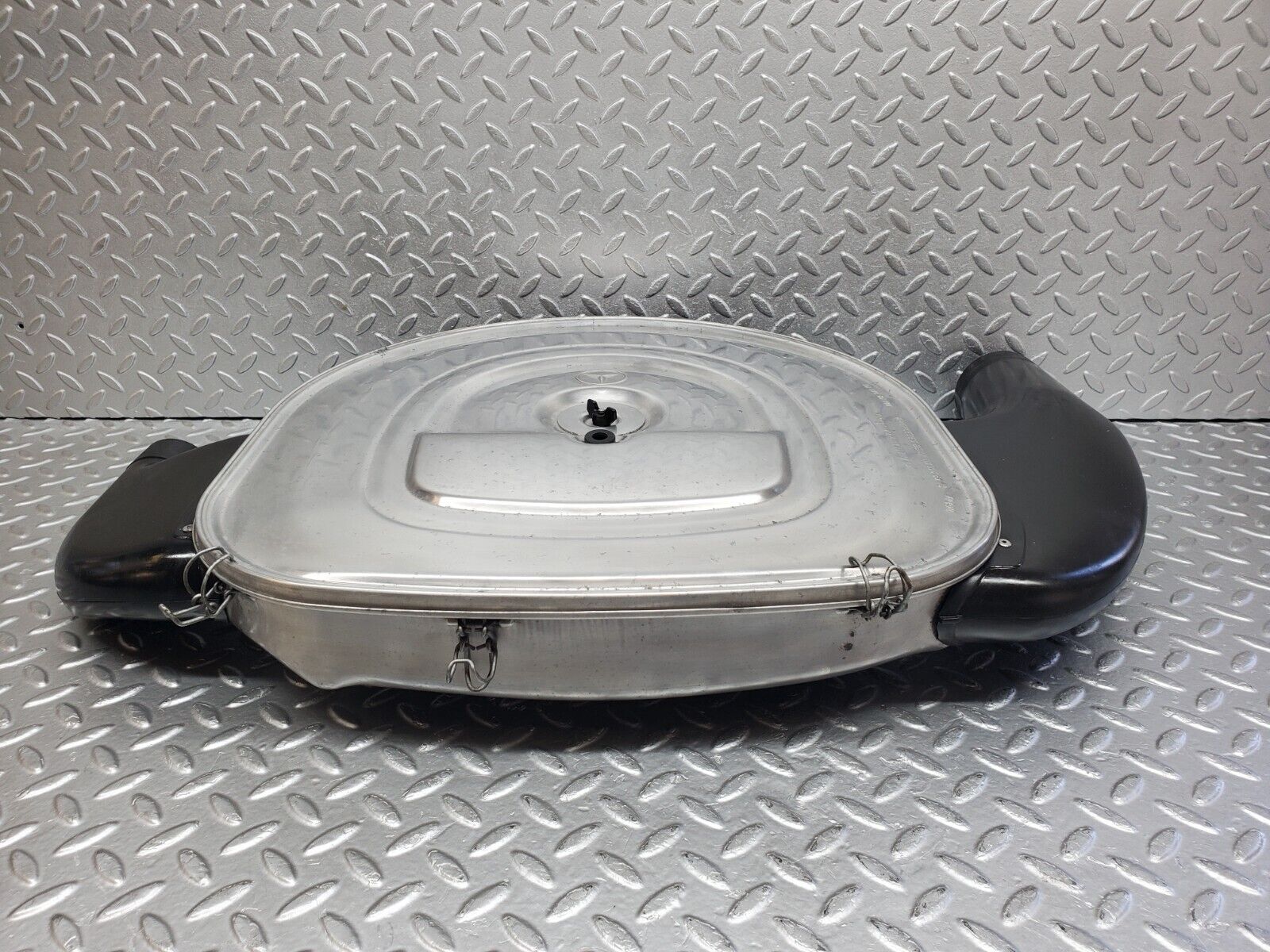 45872 Mercedes-Benz W126 420SE Aluminium Air Filter Box Housing 0130946802